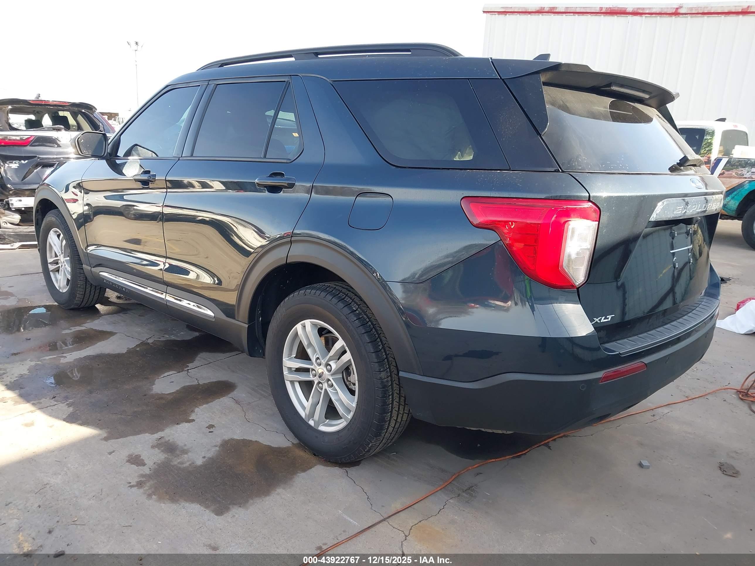 FORD EXPLORER image 3