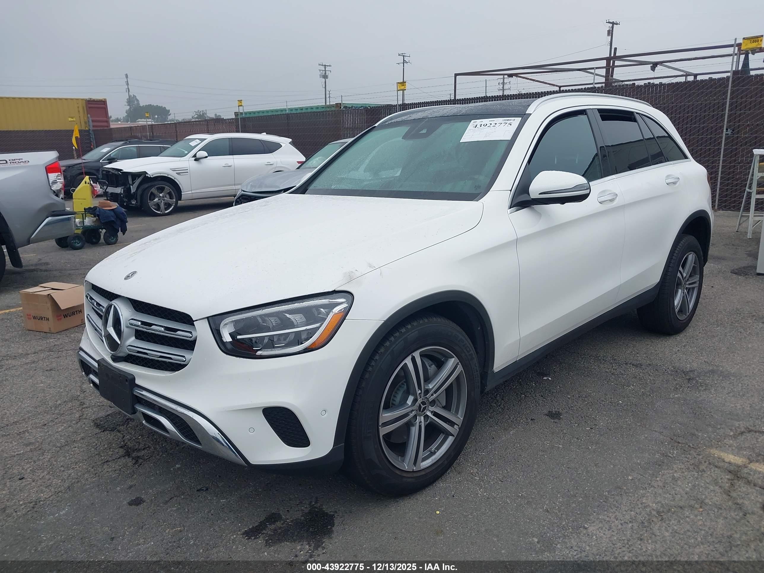 MERCEDES-BENZ GLC image 2