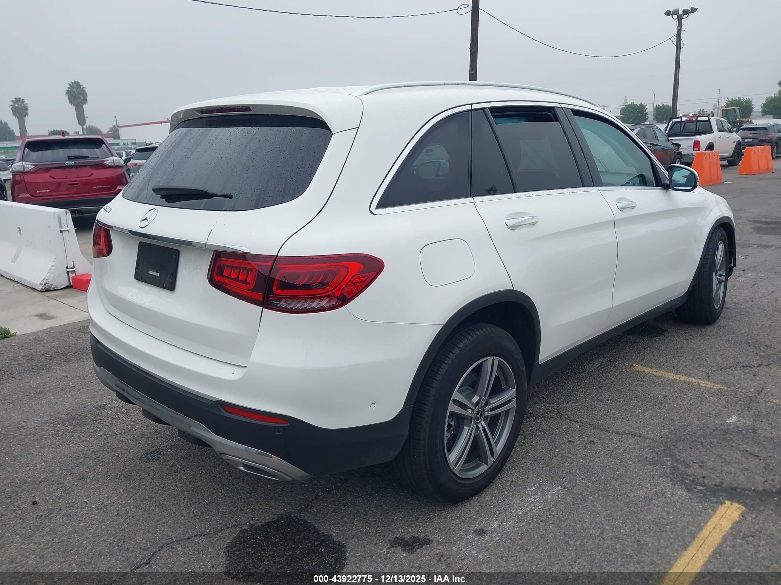 MERCEDES-BENZ GLC image 4