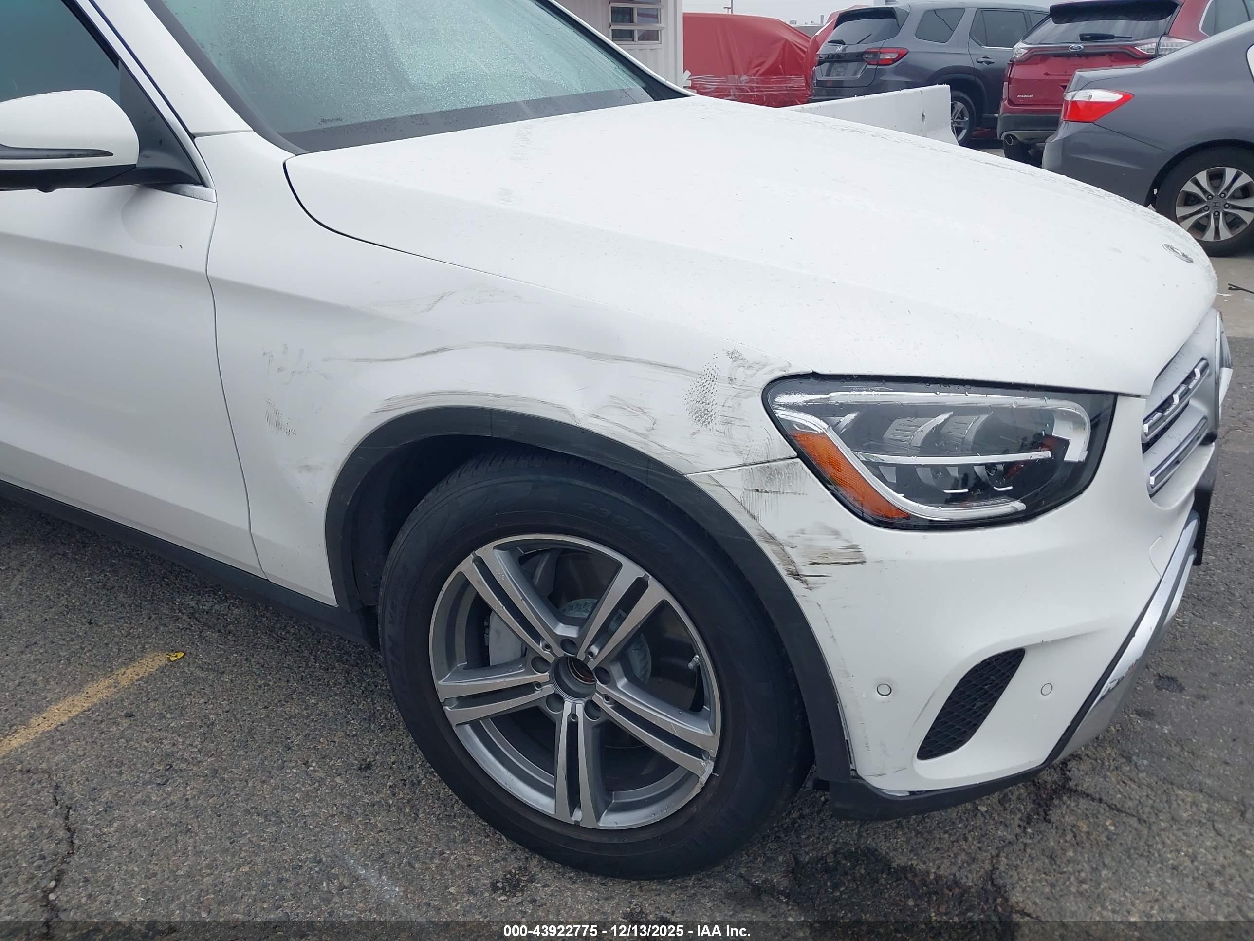 MERCEDES-BENZ GLC image 6