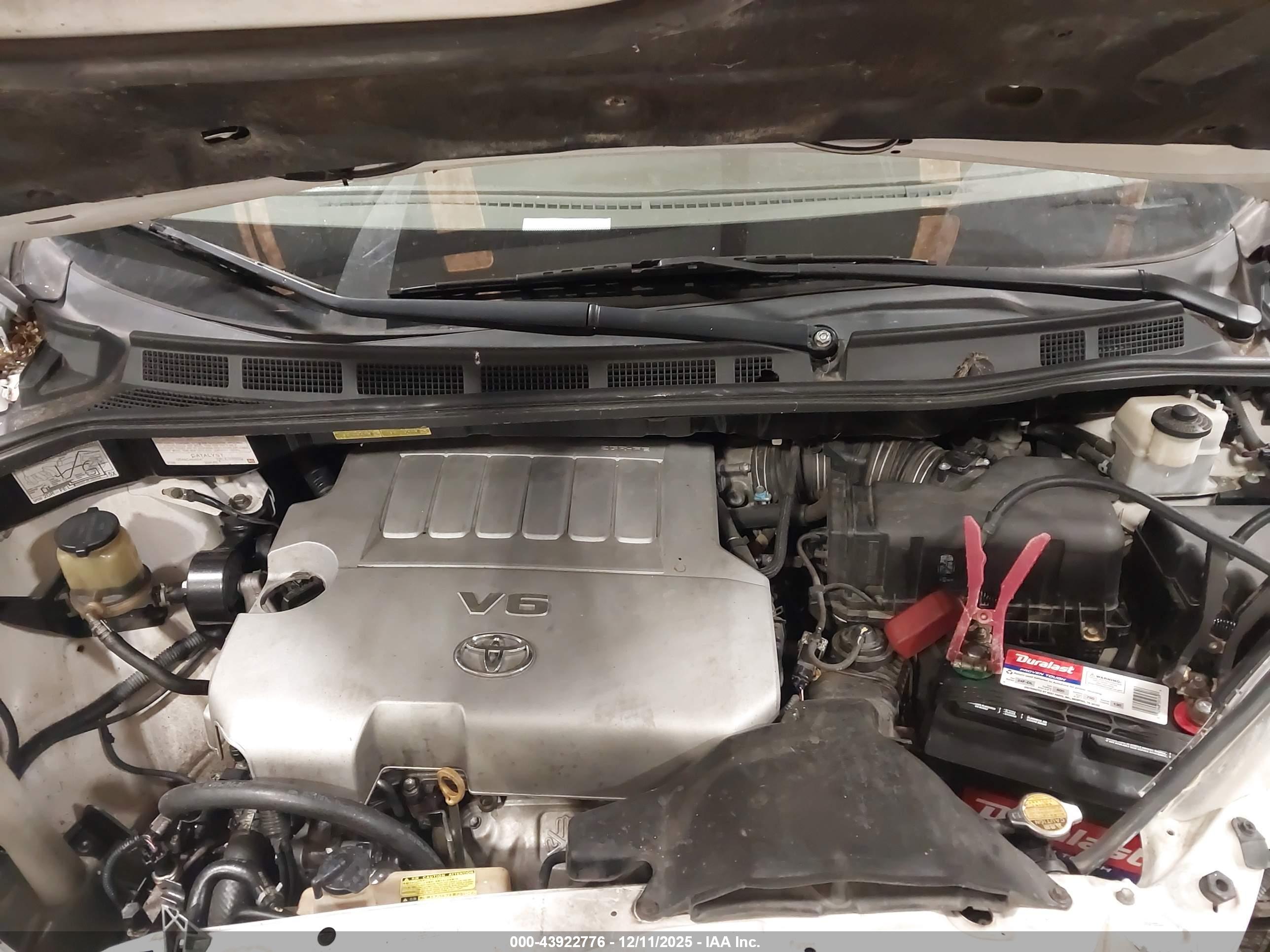 TOYOTA SIENNA image 10