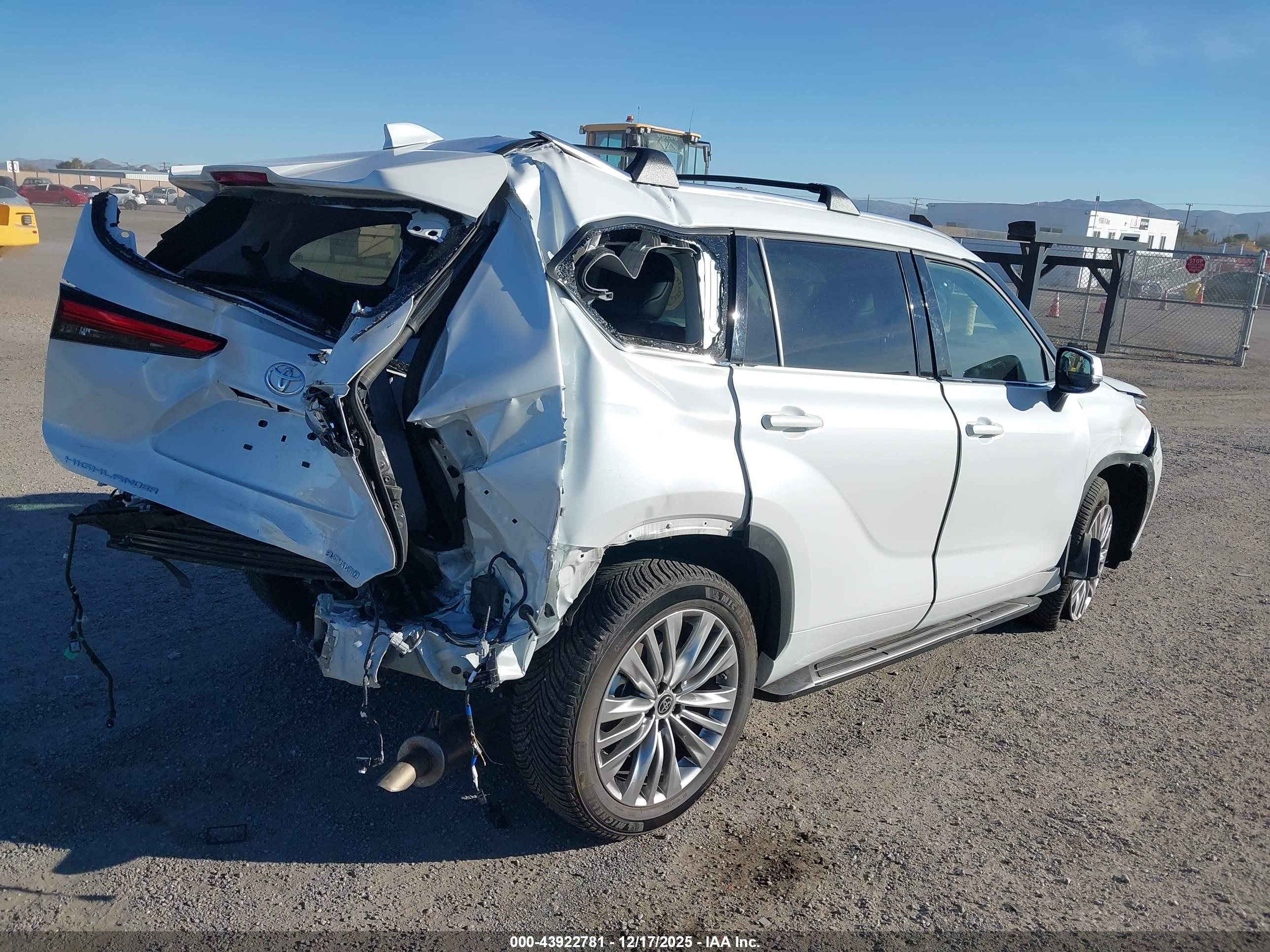 TOYOTA HIGHLANDER image 4