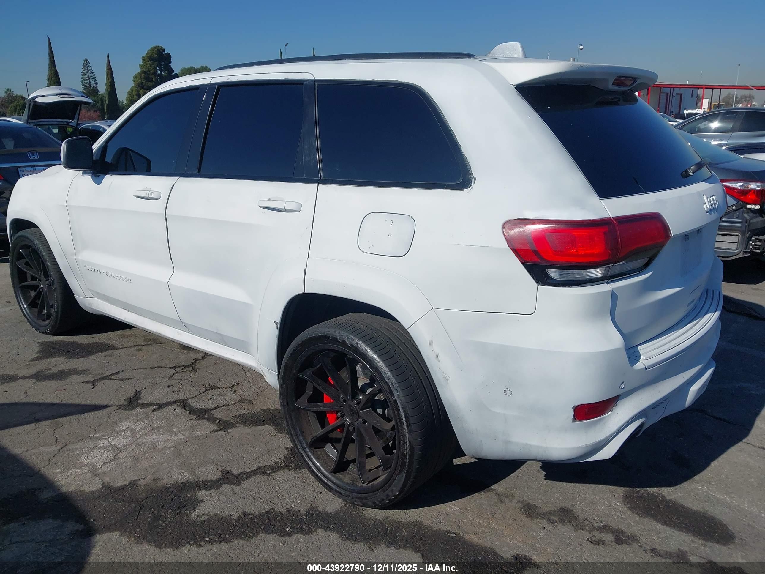 JEEP GRAND image 3