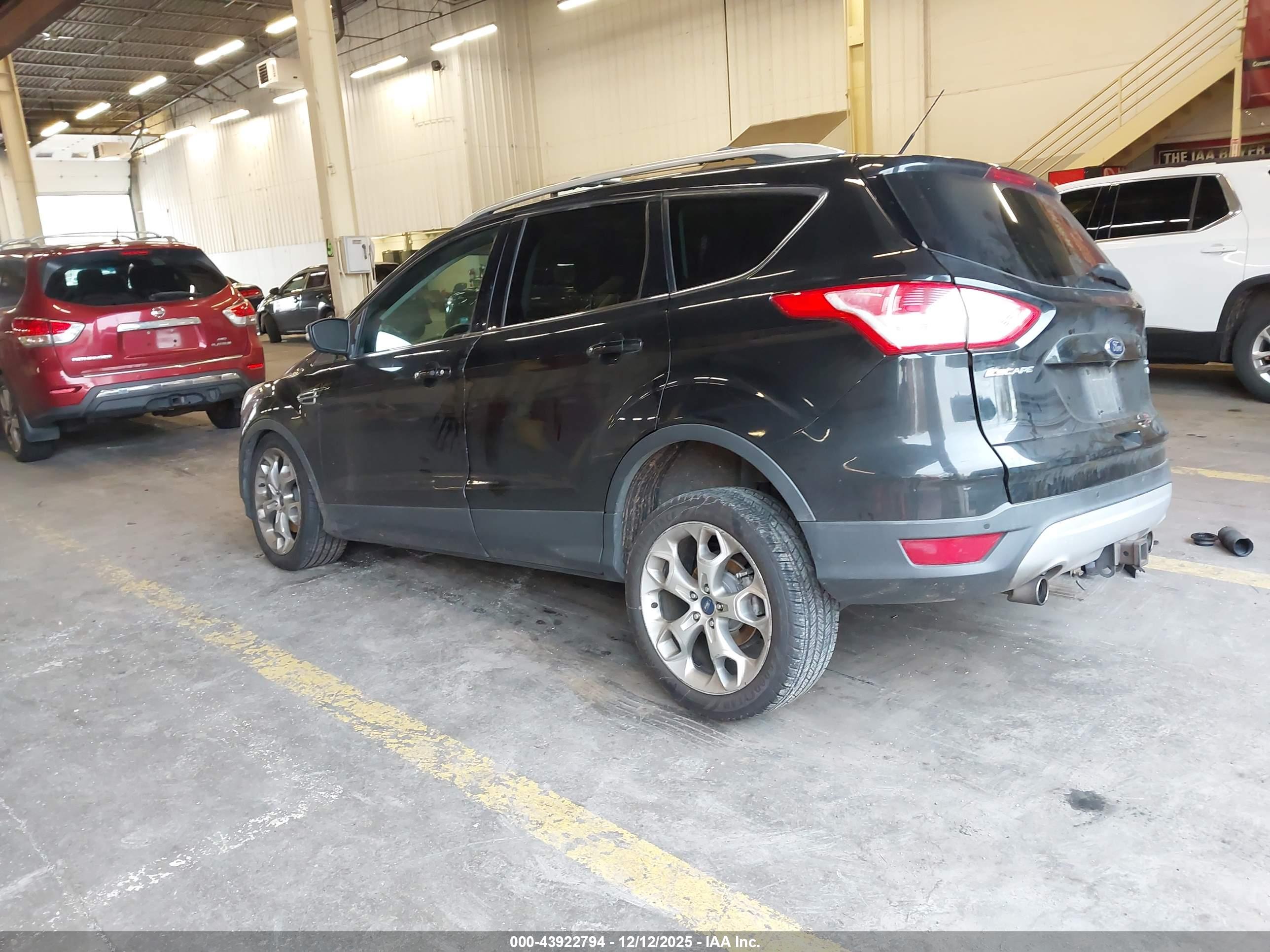 FORD ESCAPE image 3