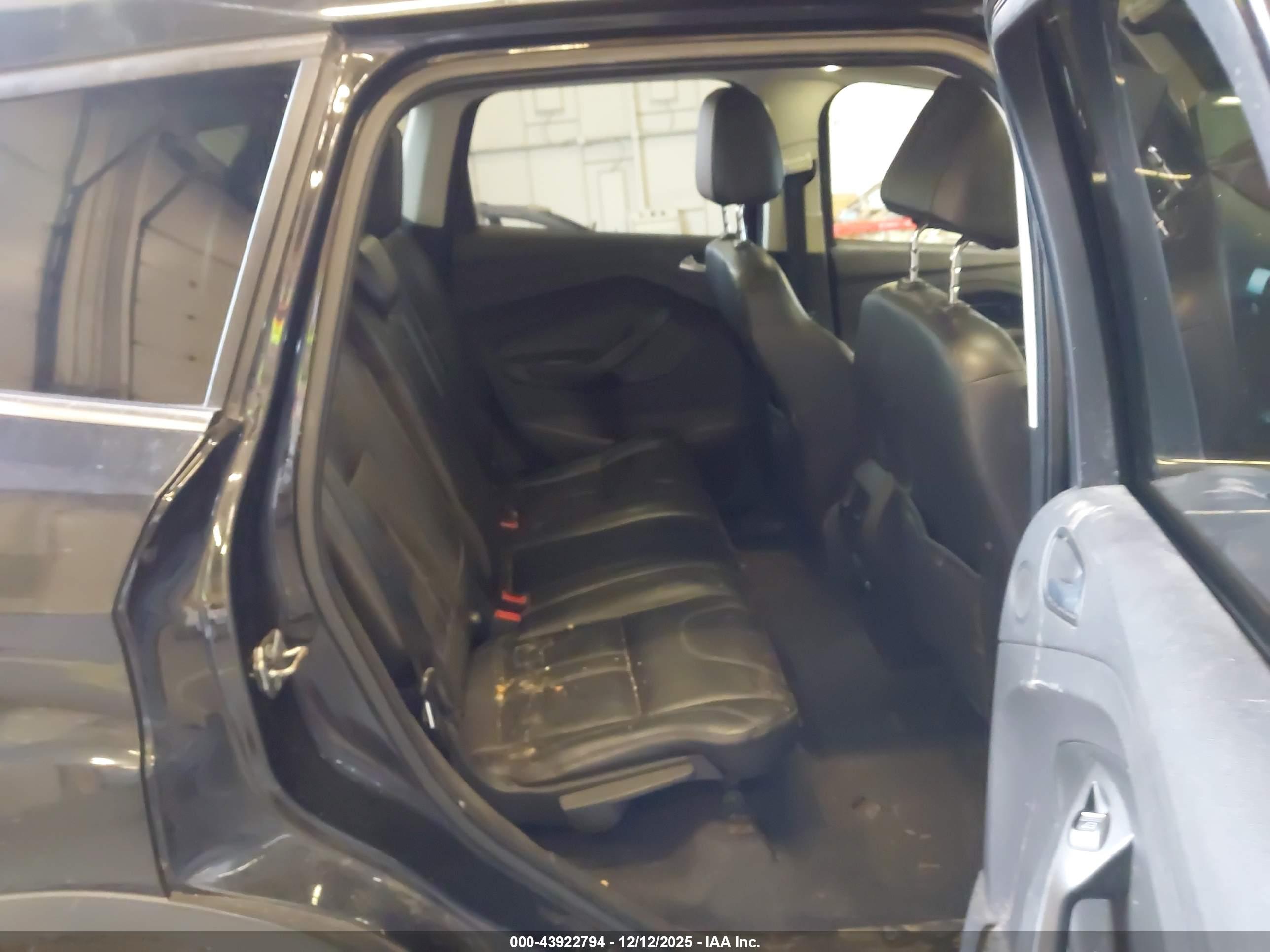 FORD ESCAPE image 8