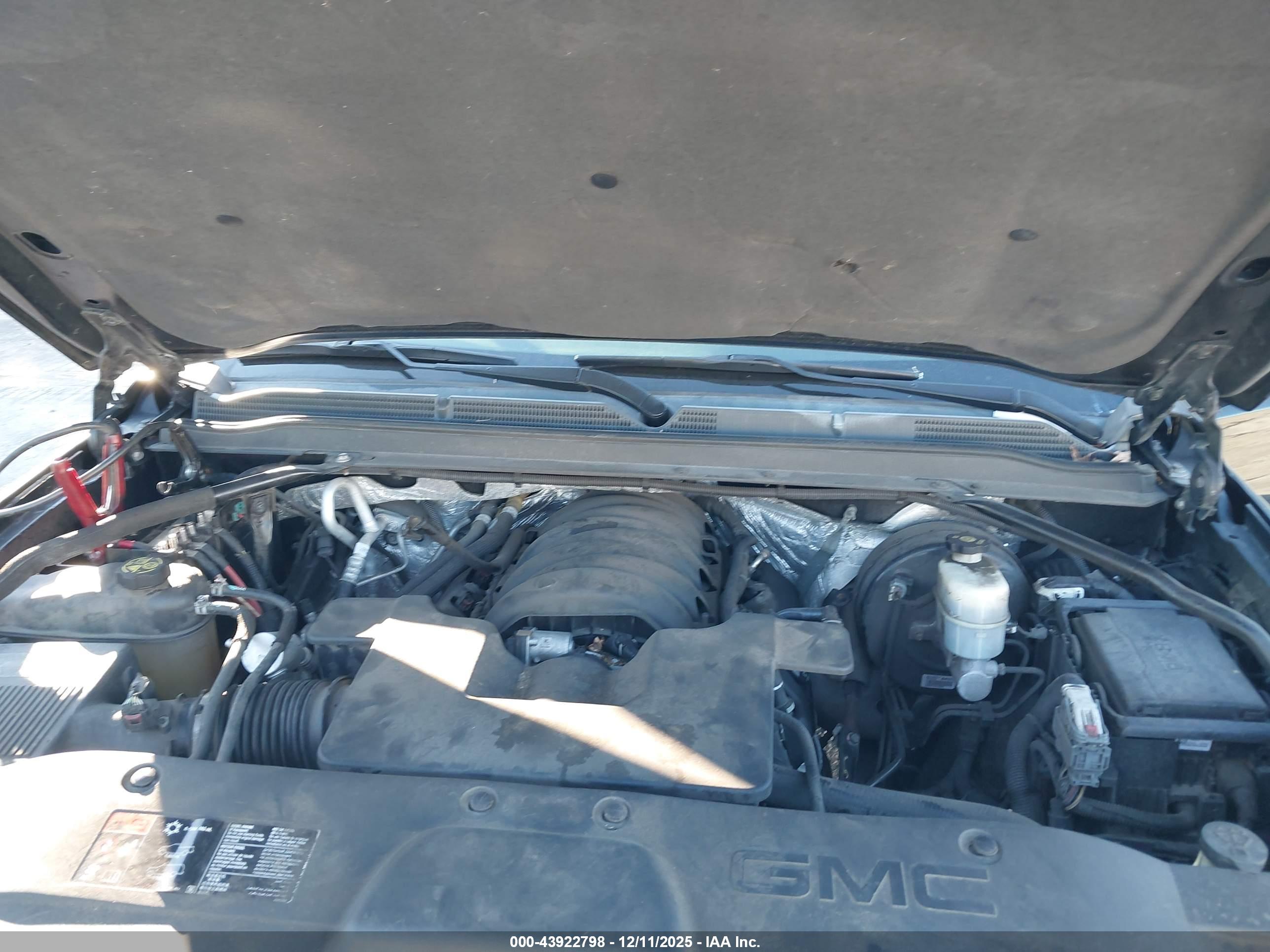 GMC YUKON image 10