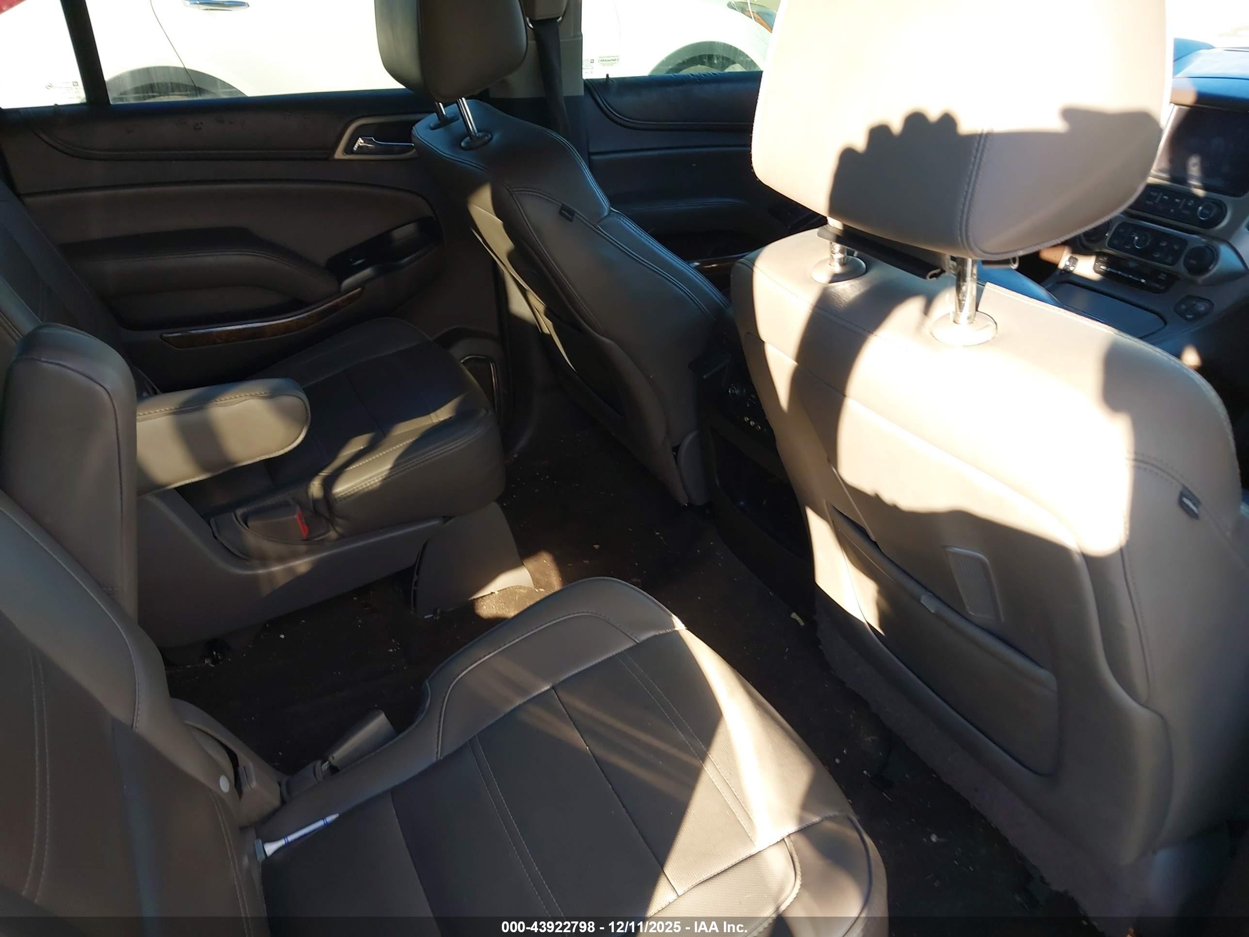 GMC YUKON image 8