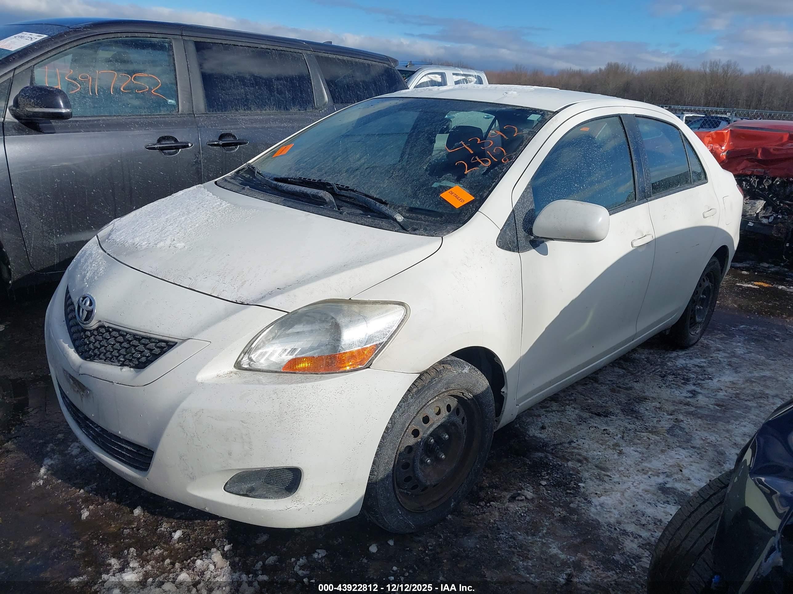 TOYOTA YARIS image 2