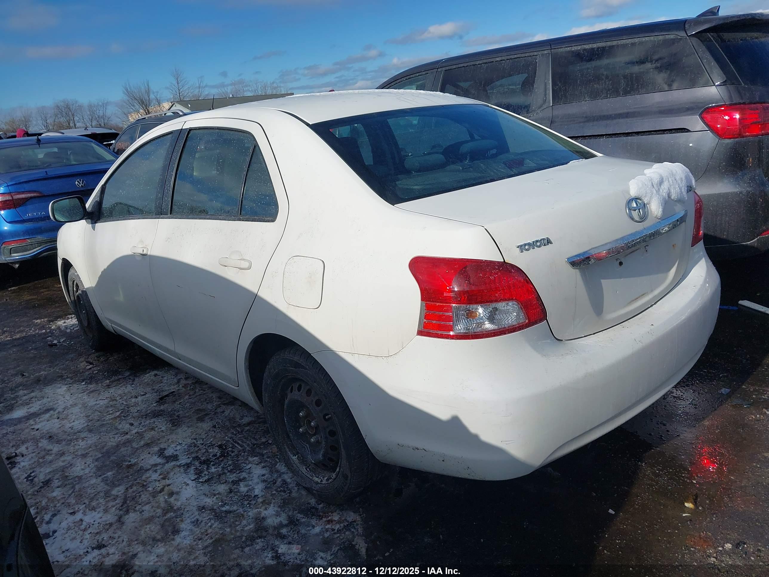 TOYOTA YARIS image 3