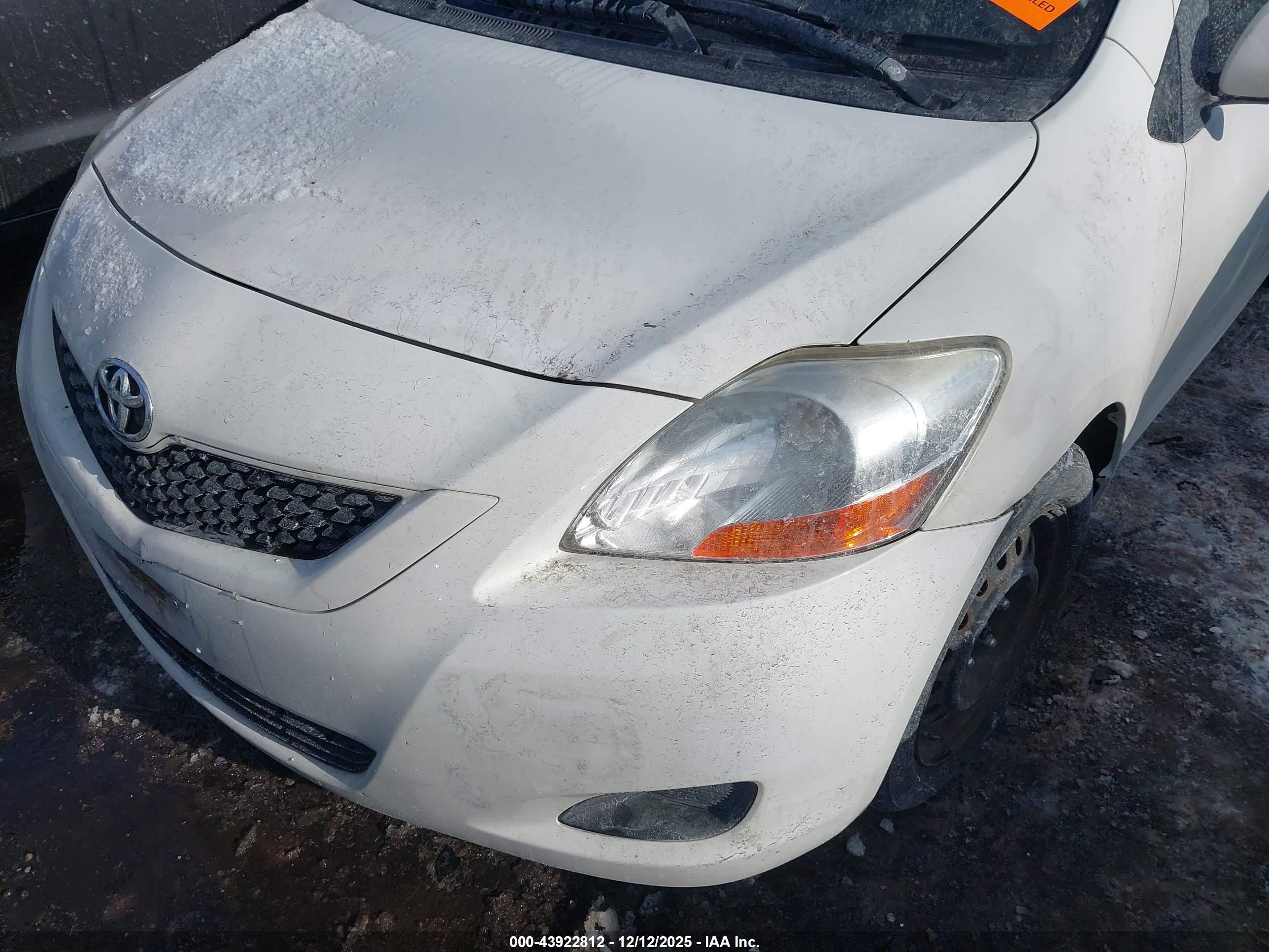 TOYOTA YARIS image 6