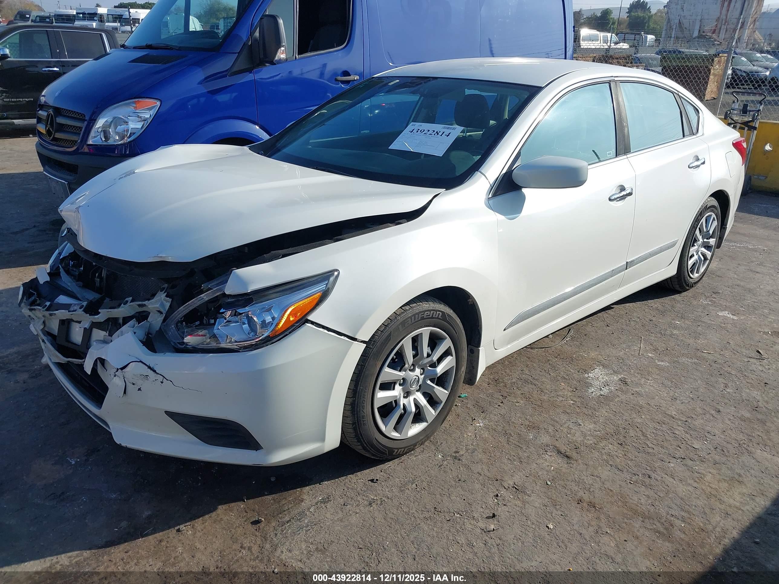 NISSAN ALTIMA image 2