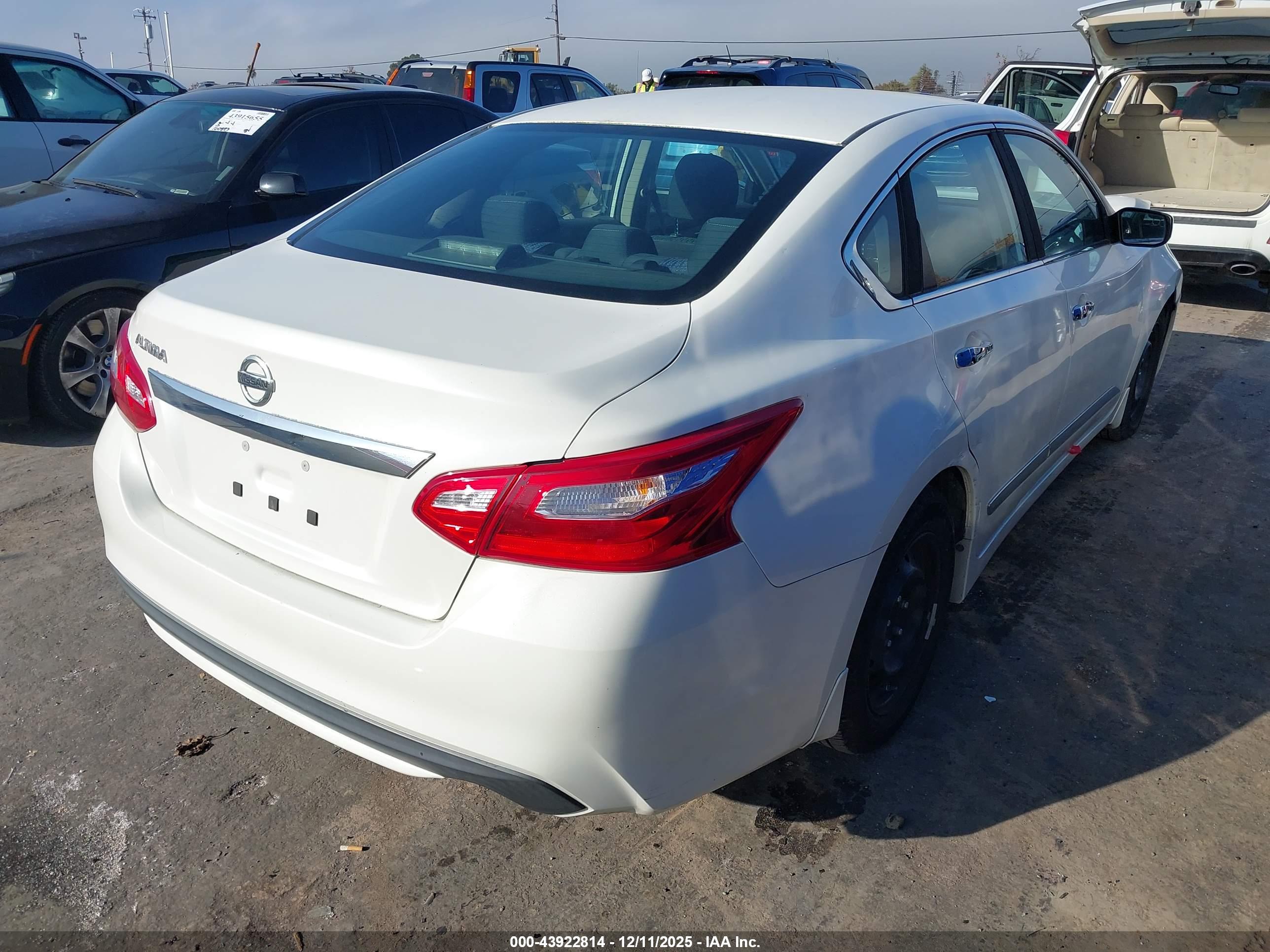 NISSAN ALTIMA image 4