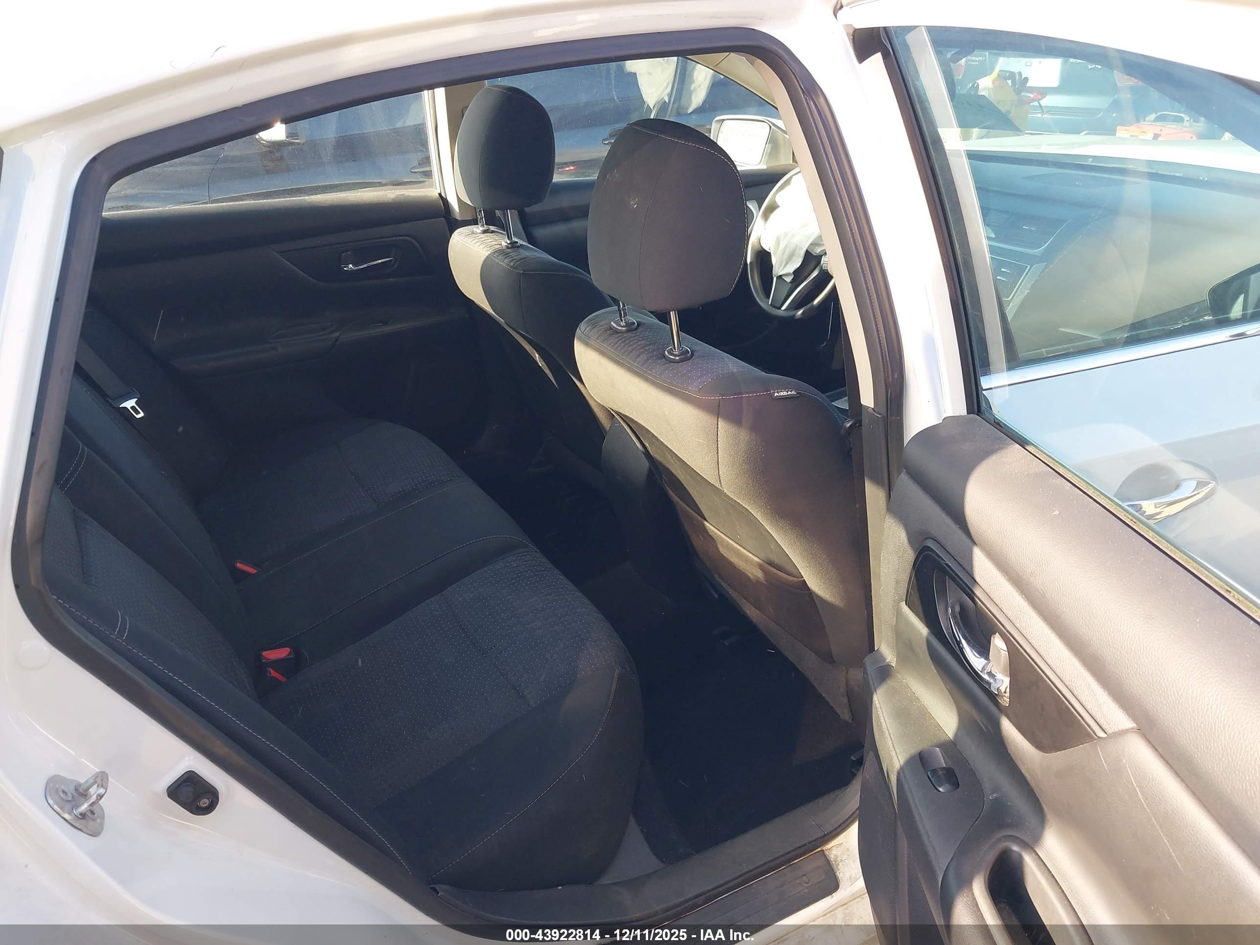 NISSAN ALTIMA image 8