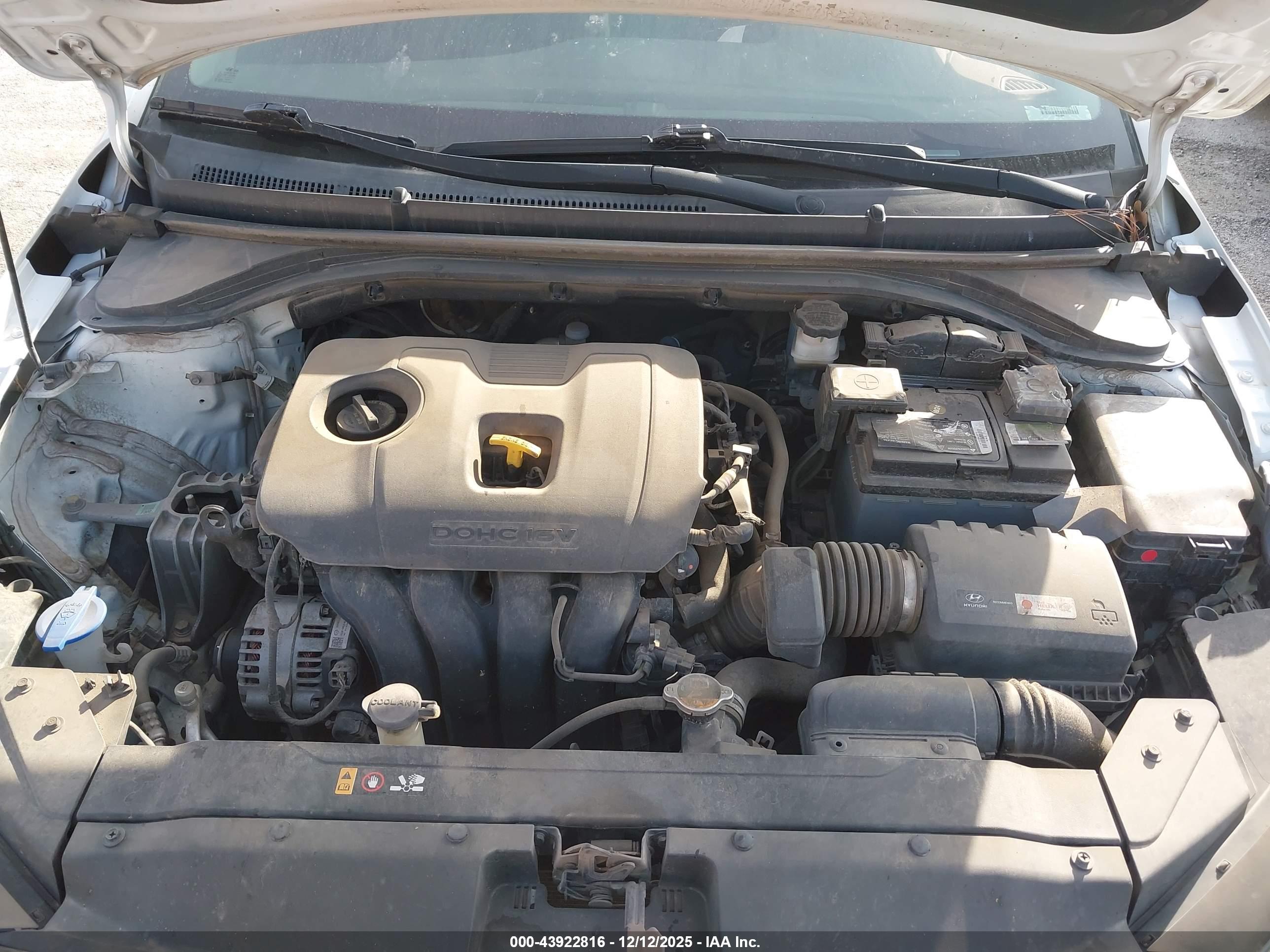 HYUNDAI ELANTRA image 10