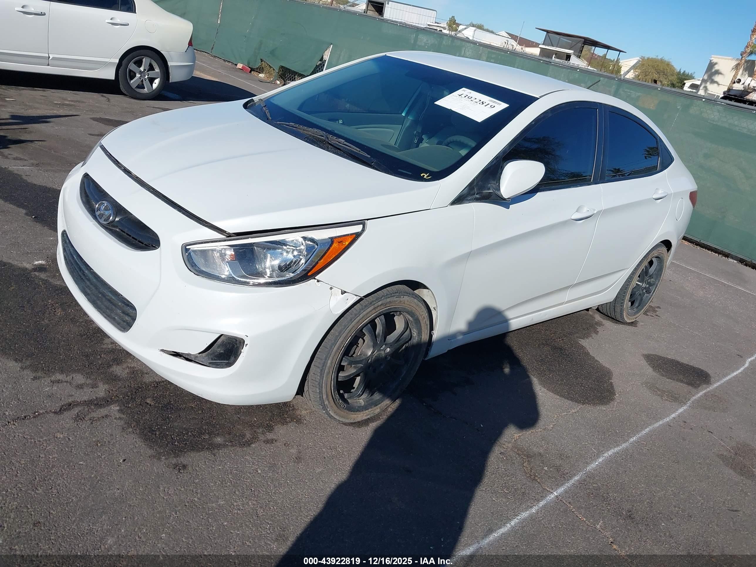 HYUNDAI ACCENT image 6