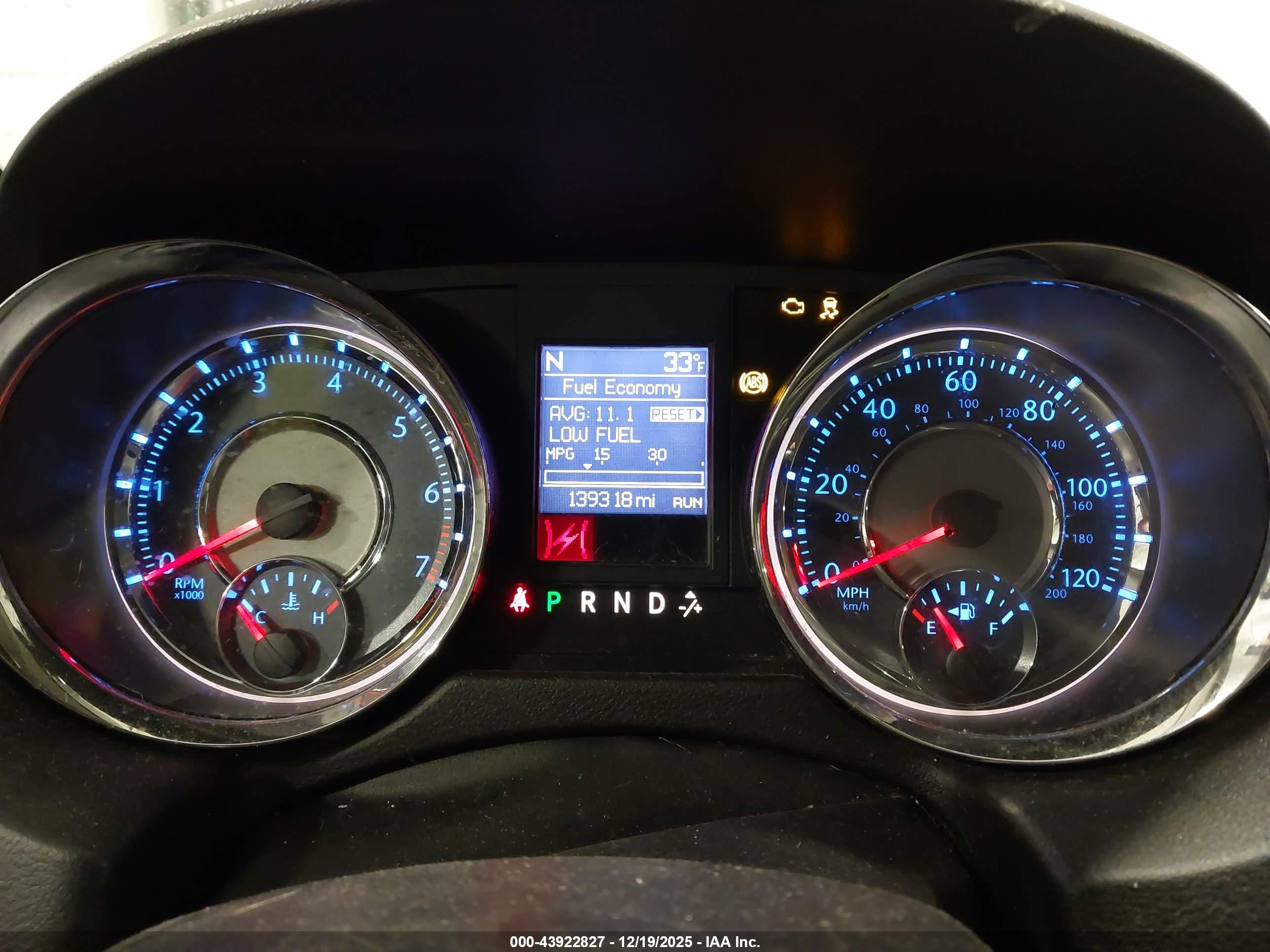CHRYSLER TOWN image 7