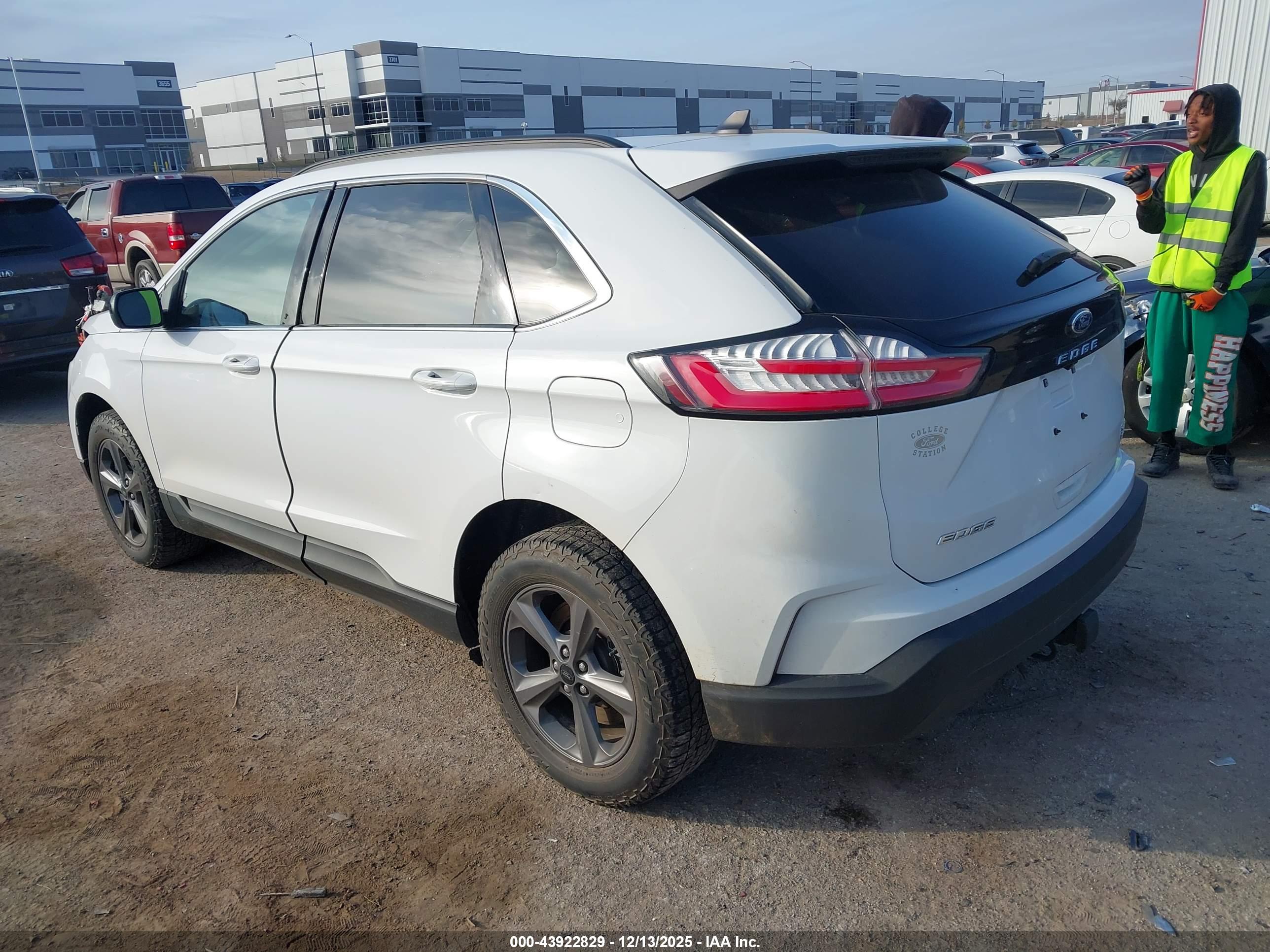 FORD EDGE image 3
