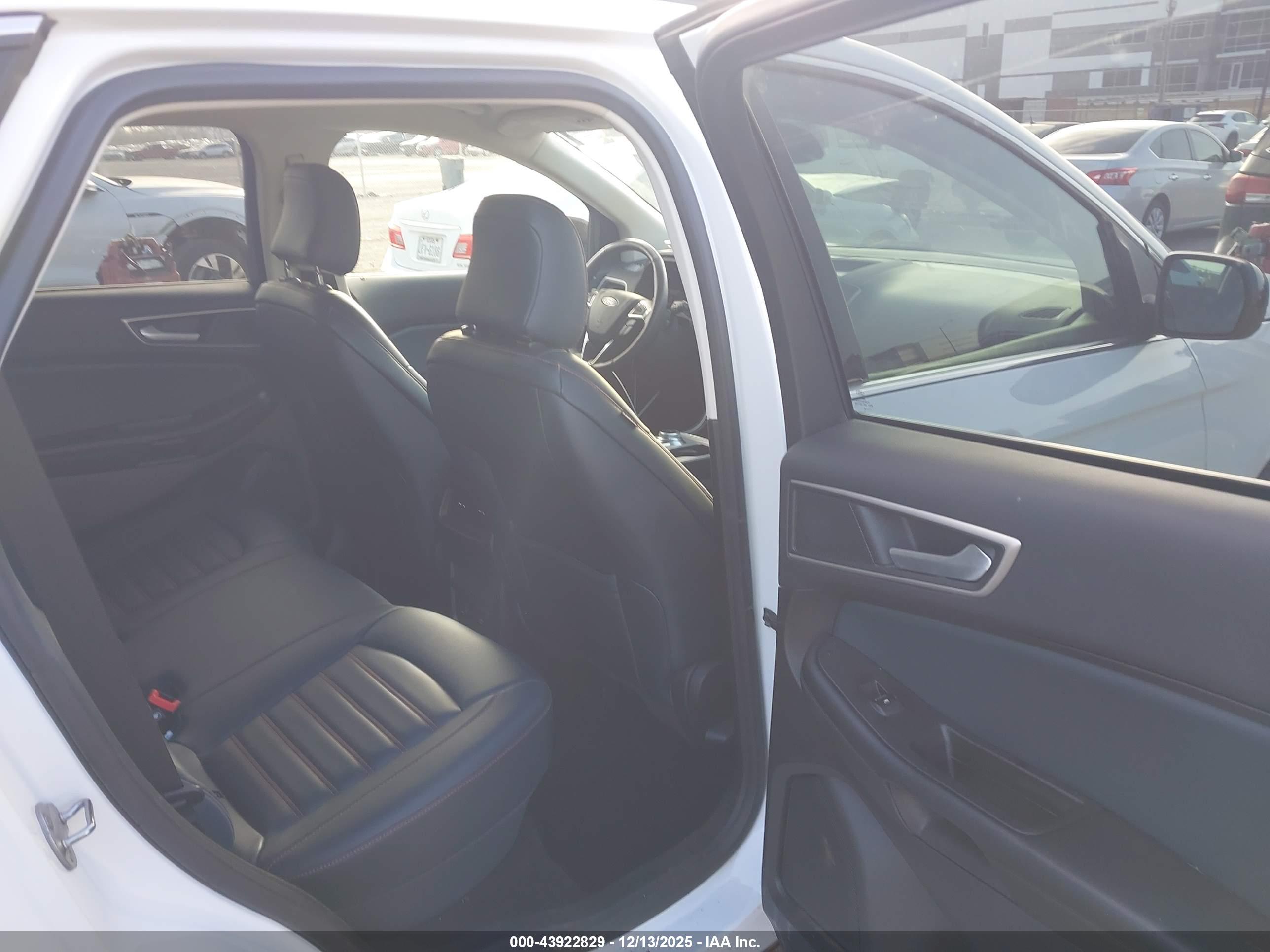 FORD EDGE image 8