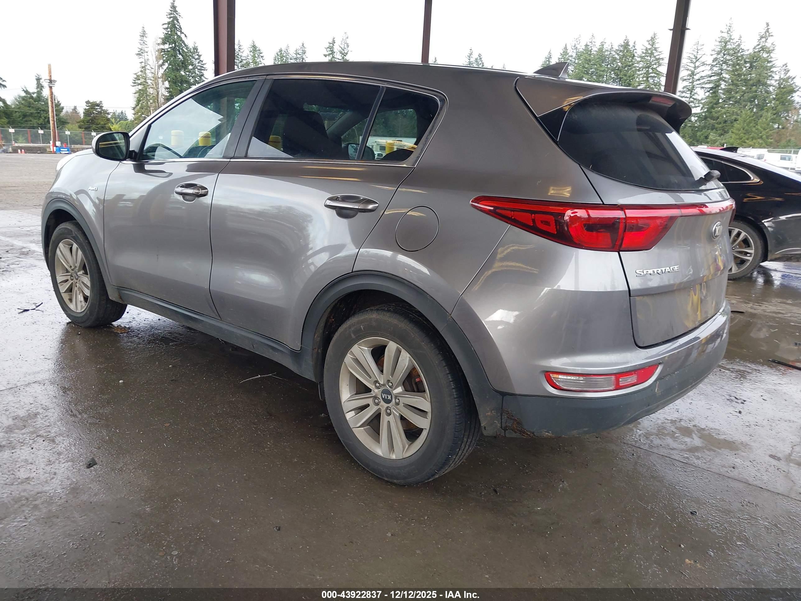 KIA SPORTAGE image 3