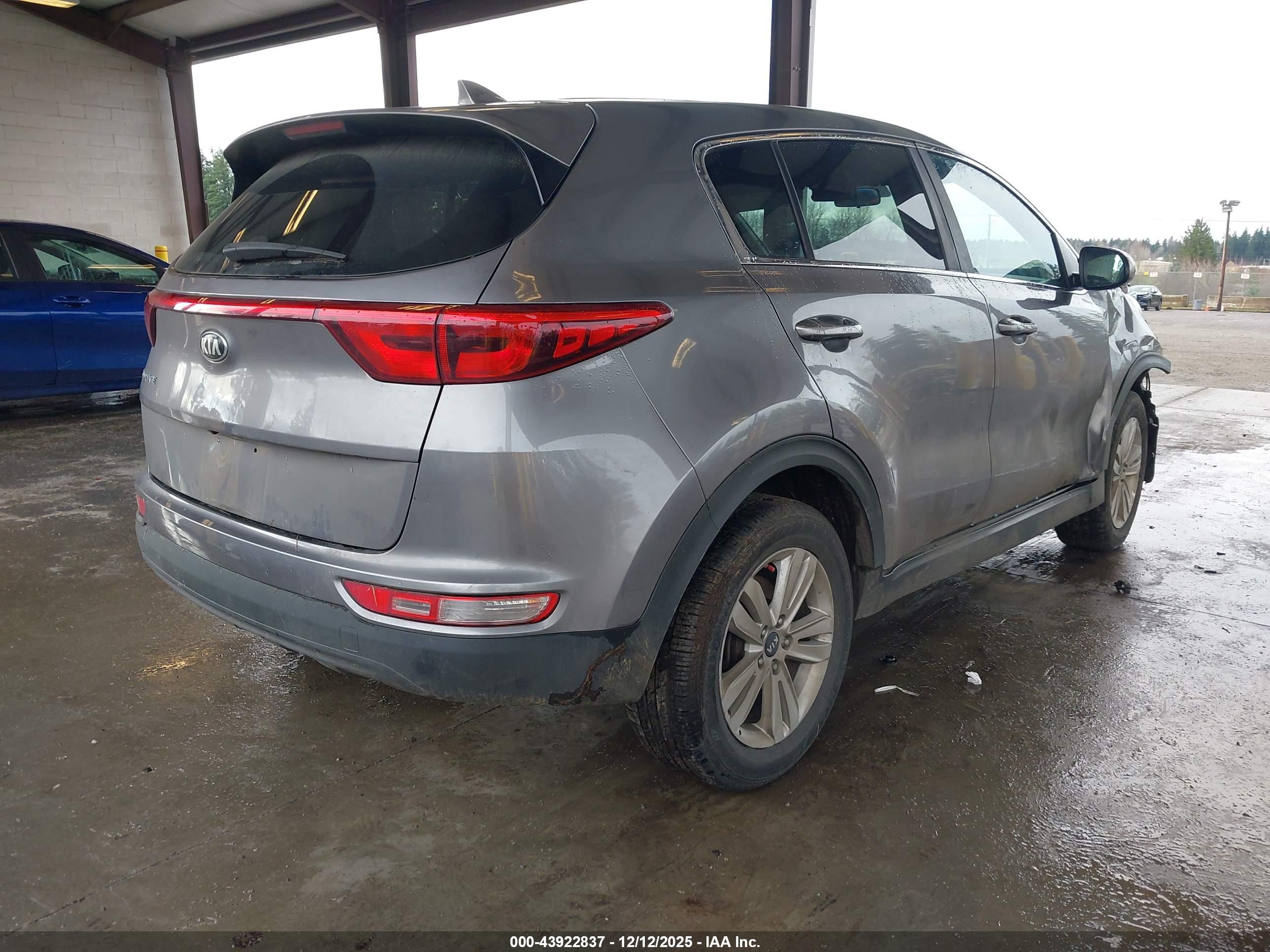 KIA SPORTAGE image 4