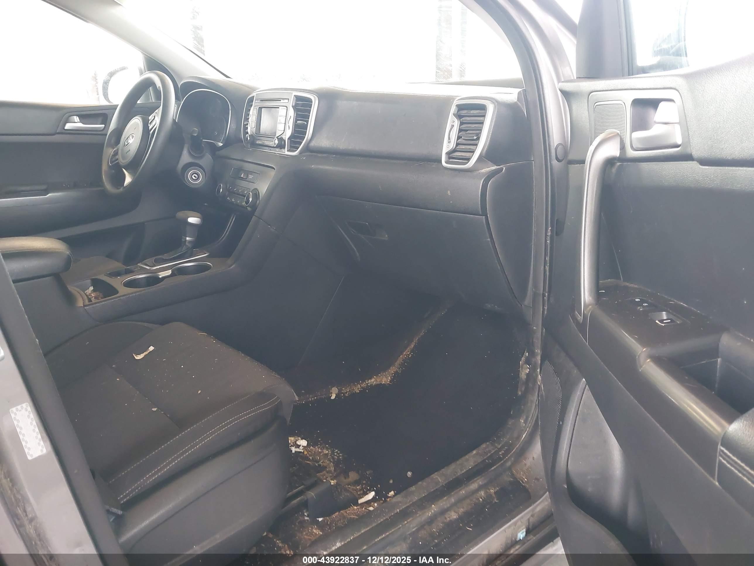 KIA SPORTAGE image 5