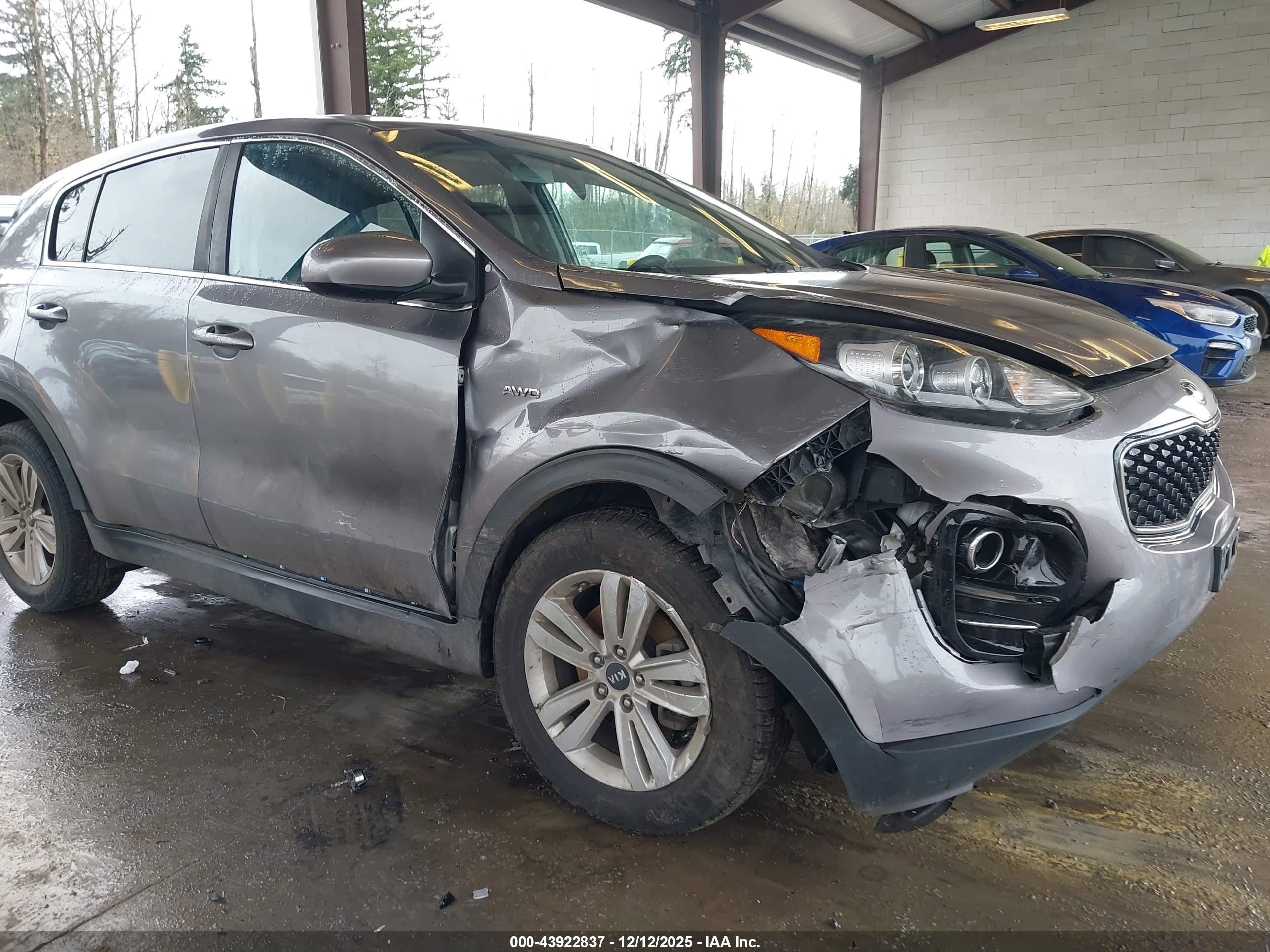 KIA SPORTAGE image 6