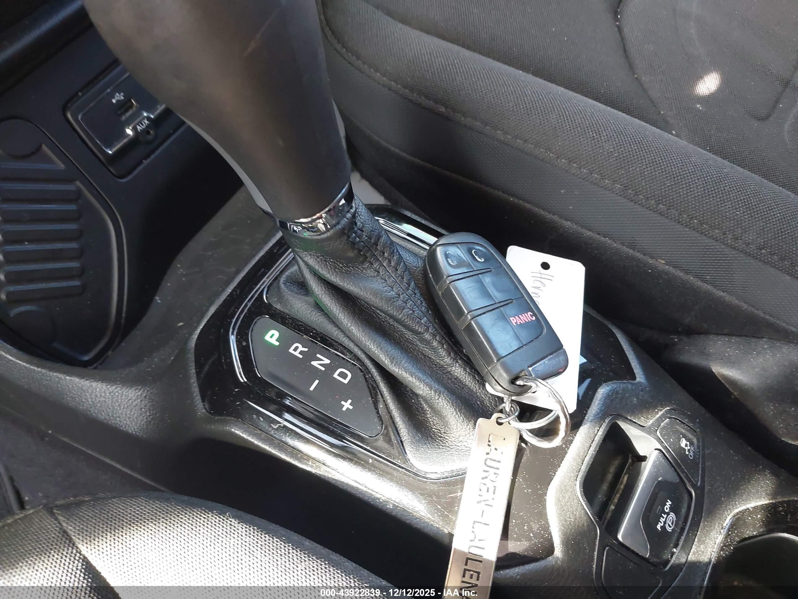 JEEP RENEGADE image 11