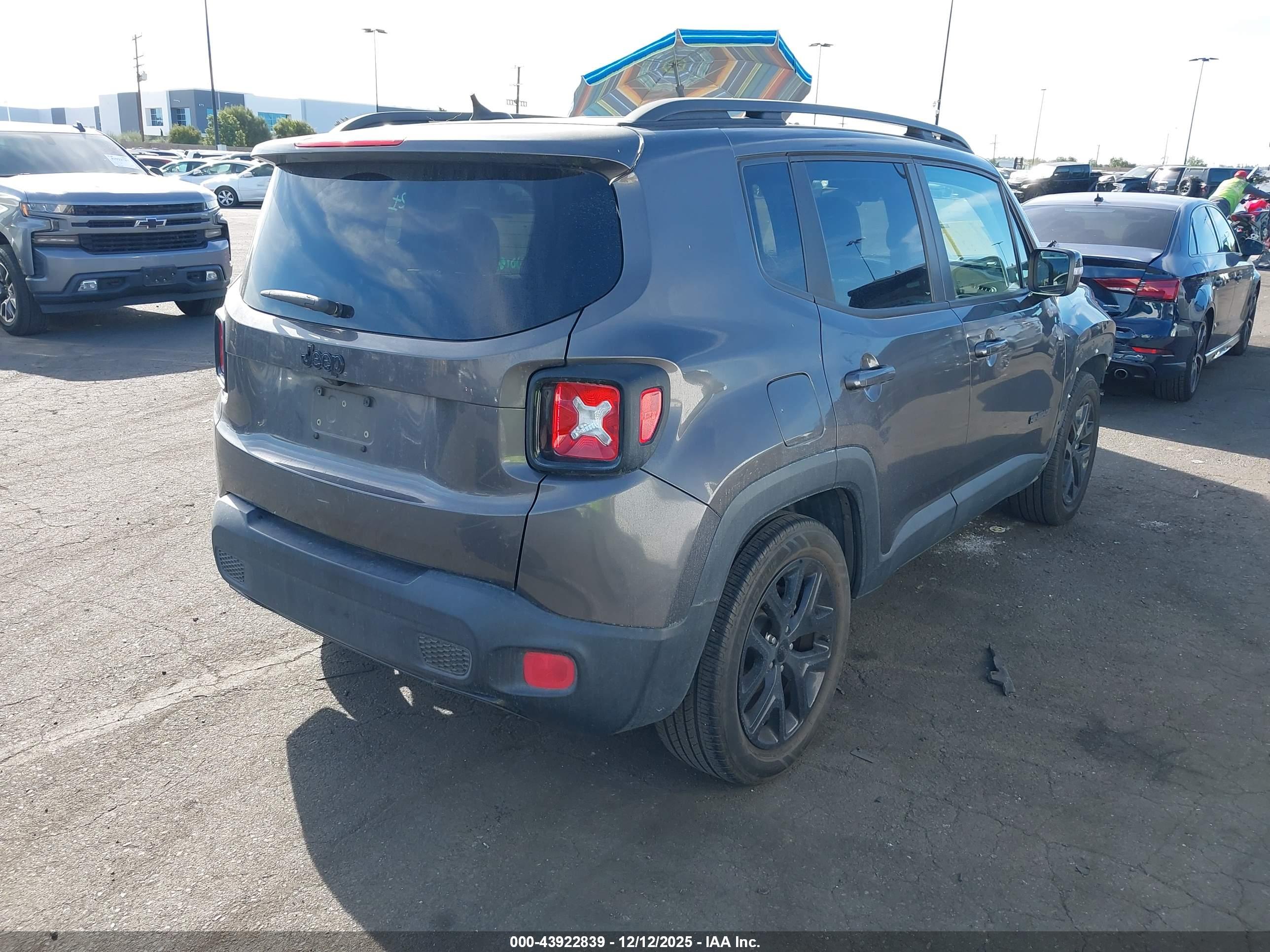 JEEP RENEGADE image 4