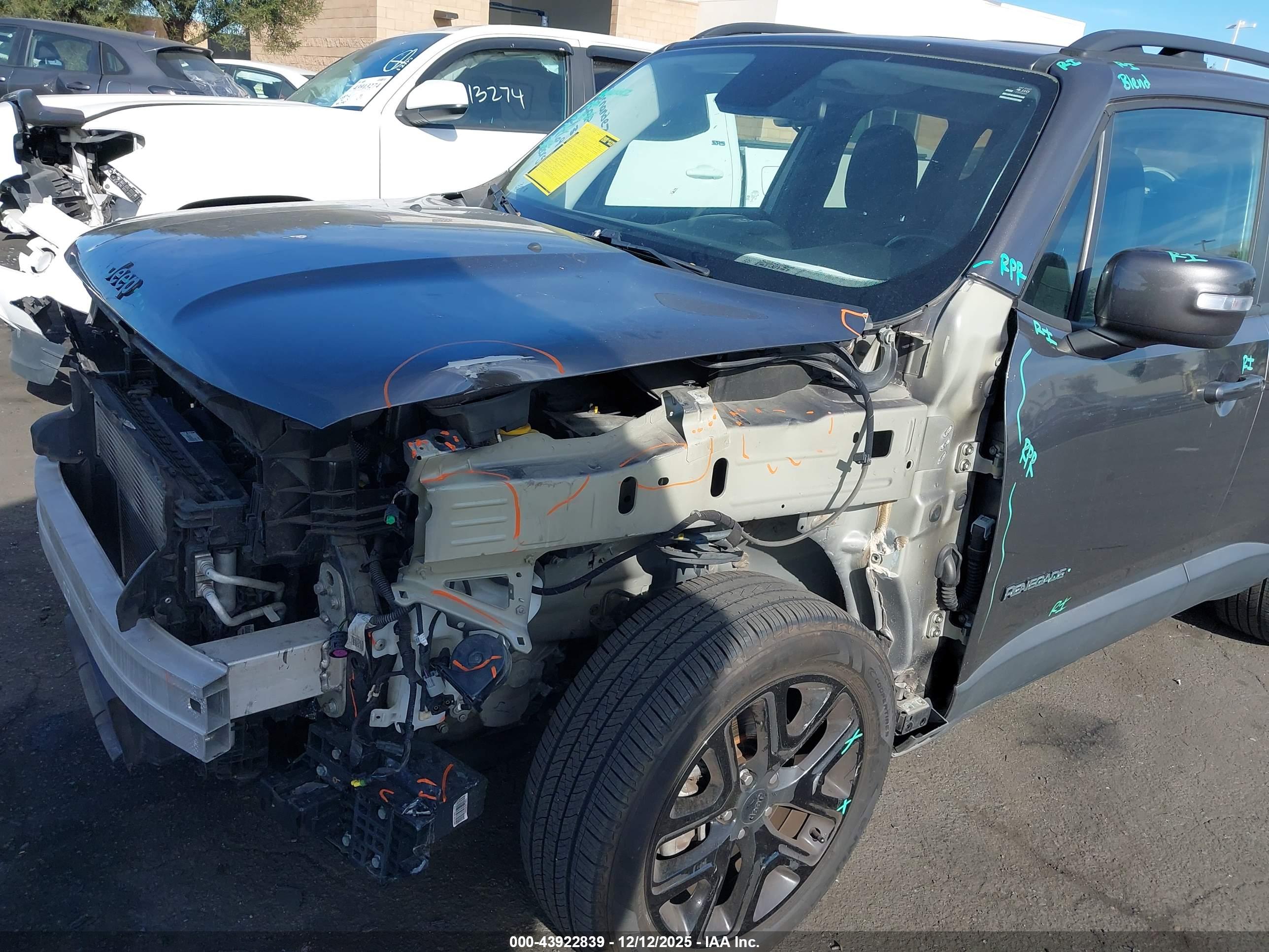 JEEP RENEGADE image 6