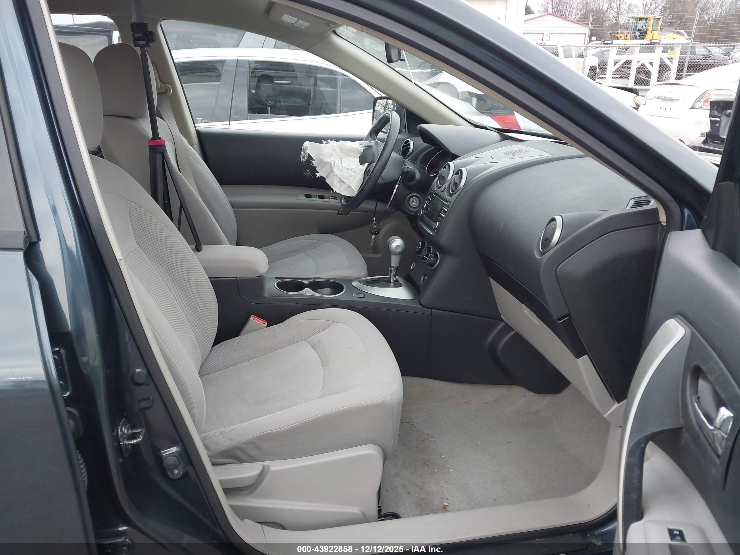 NISSAN ROGUE image 5
