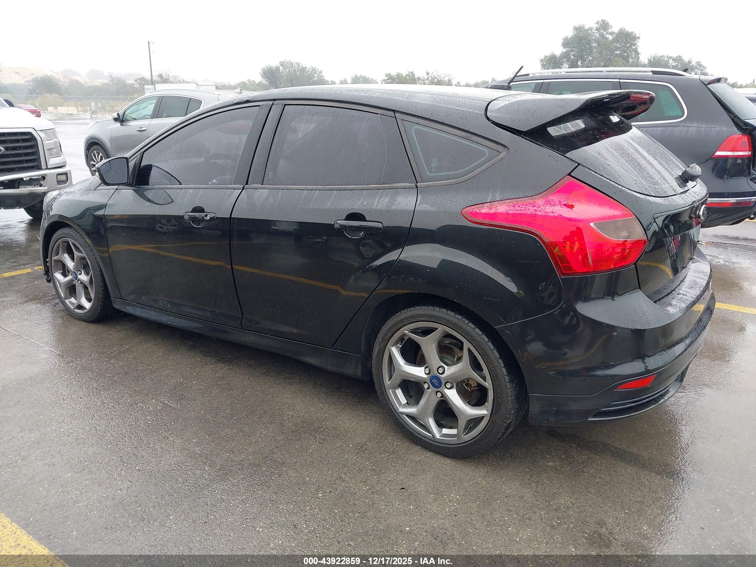 FORD FOCUS image 3