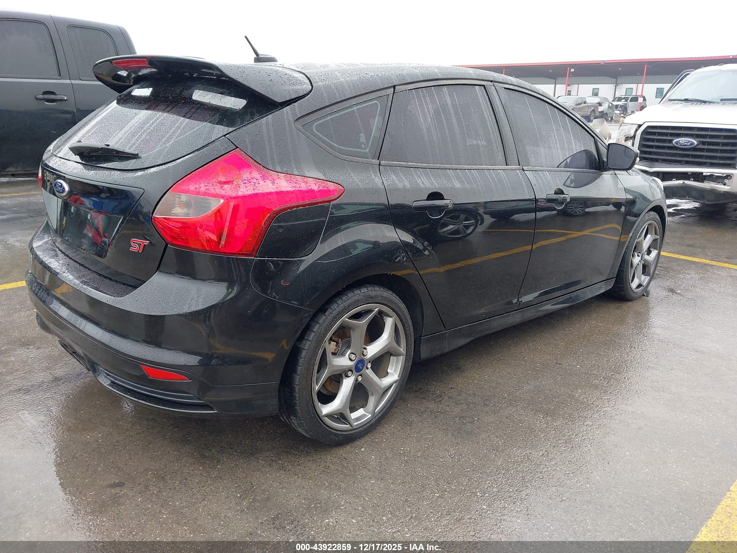 FORD FOCUS image 4