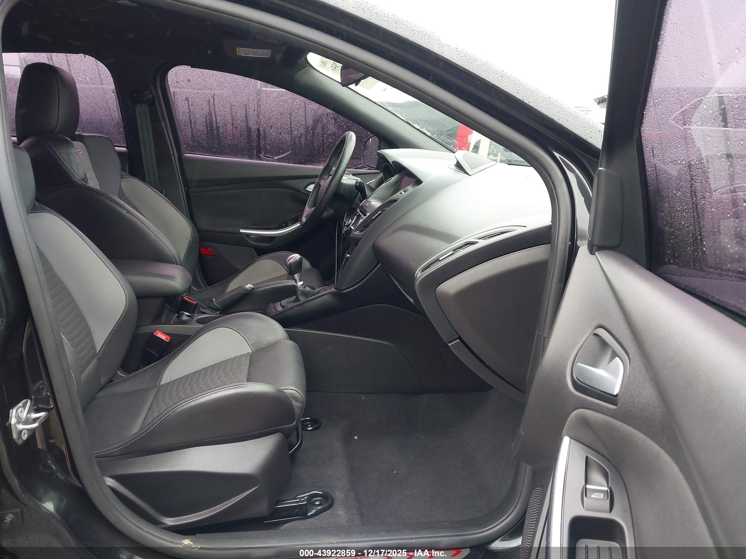 FORD FOCUS image 5