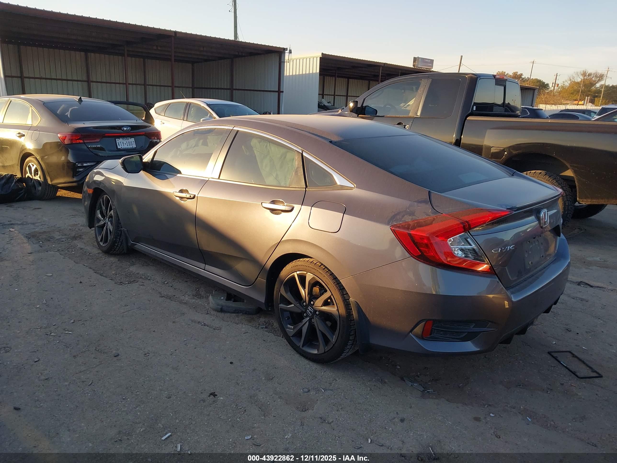 HONDA CIVIC image 3