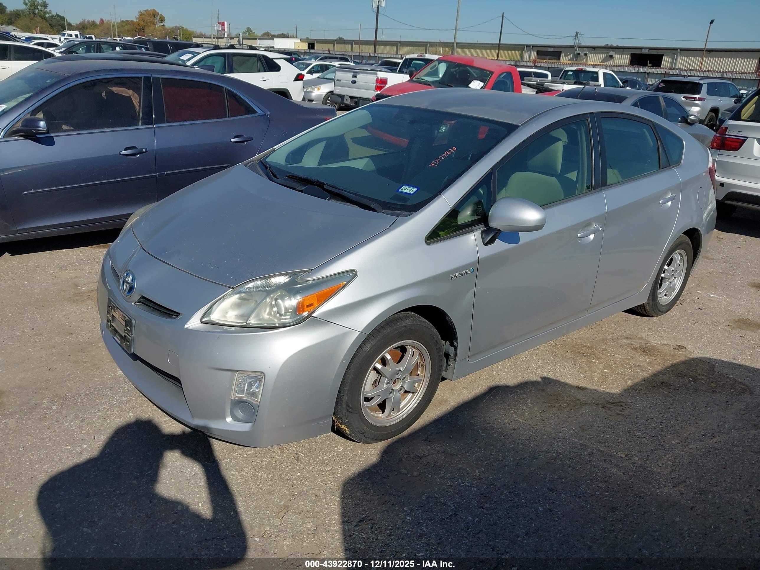 TOYOTA PRIUS image 2