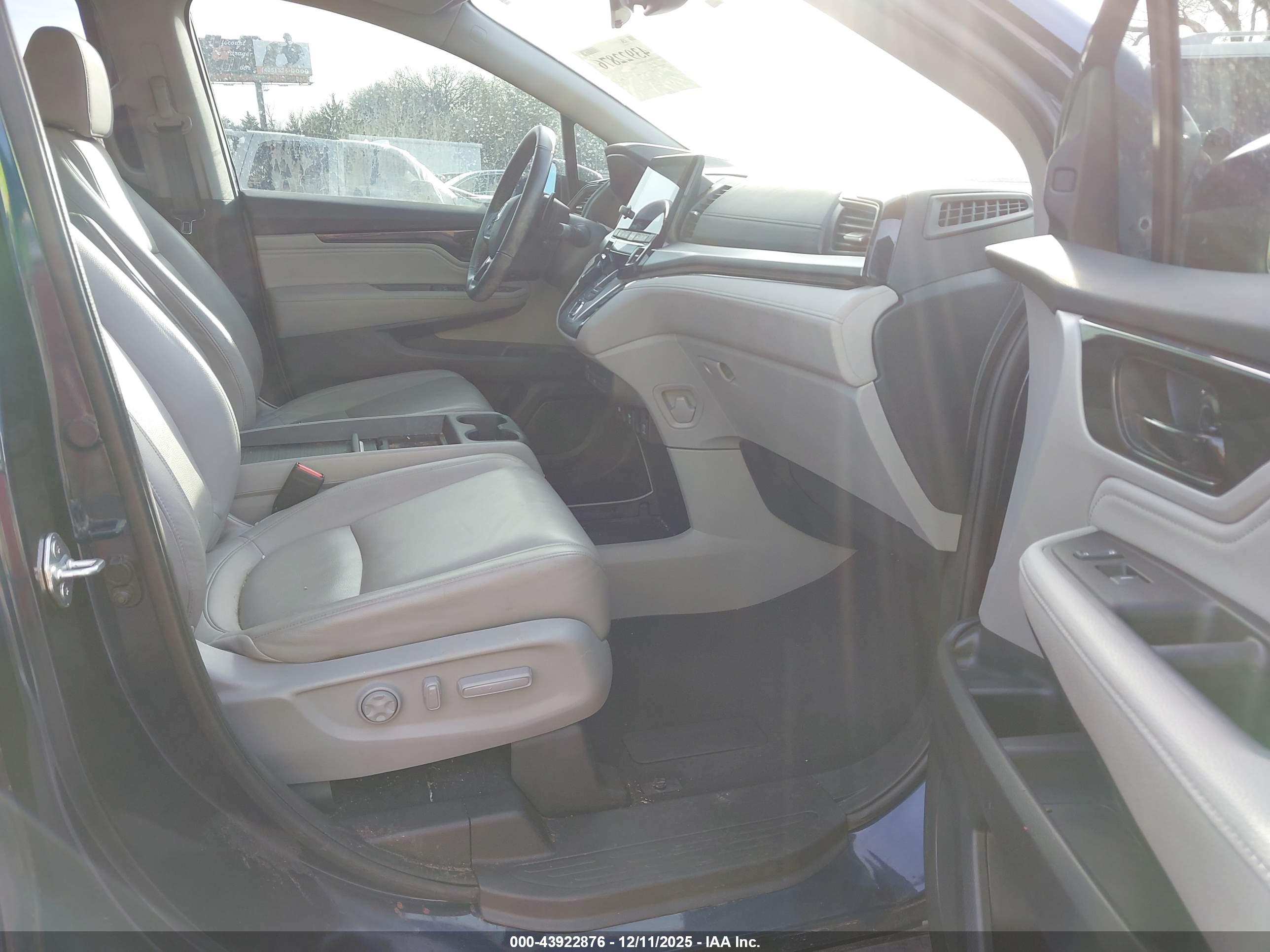 HONDA ODYSSEY image 5