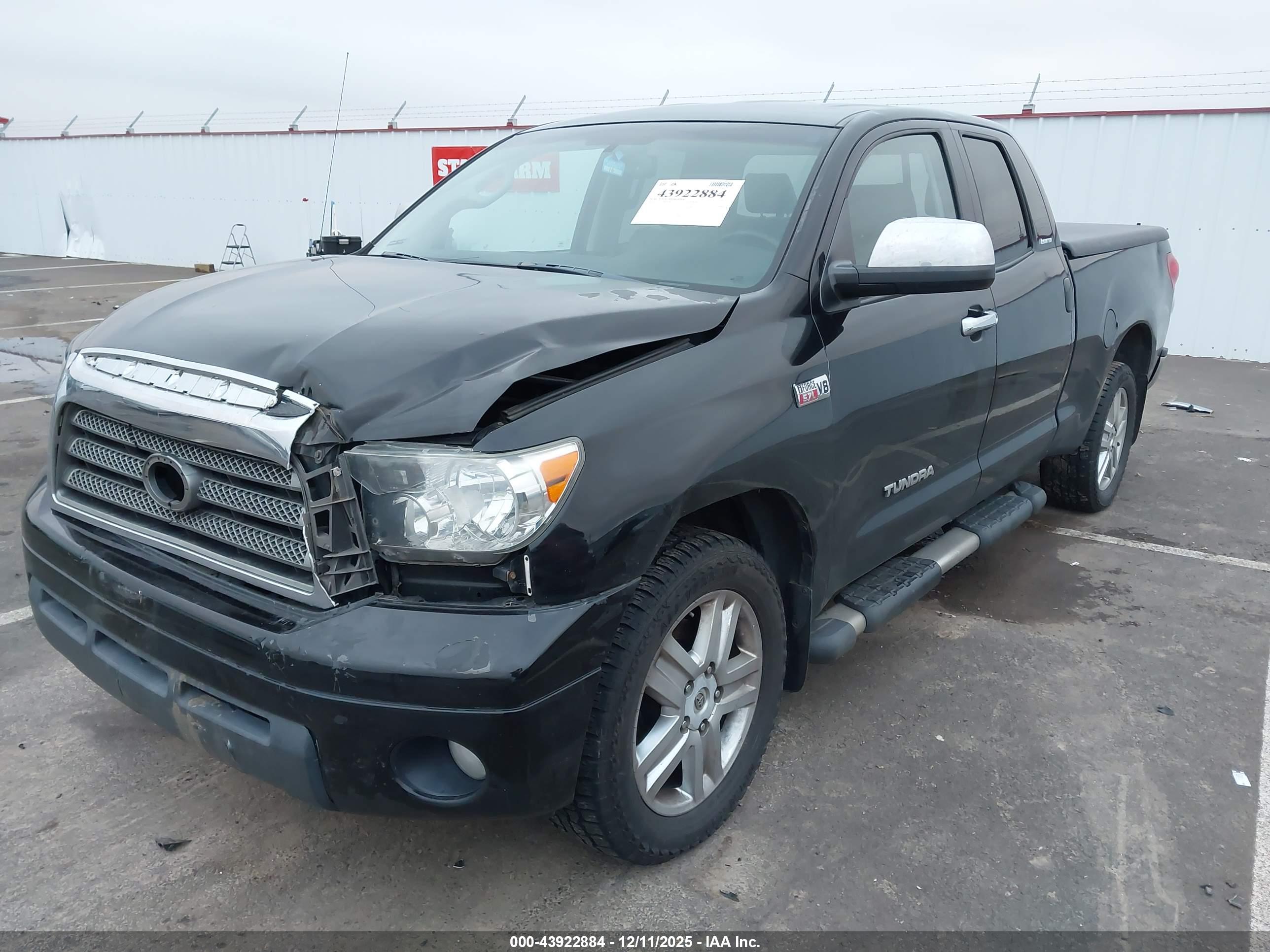 TOYOTA TUNDRA image 2