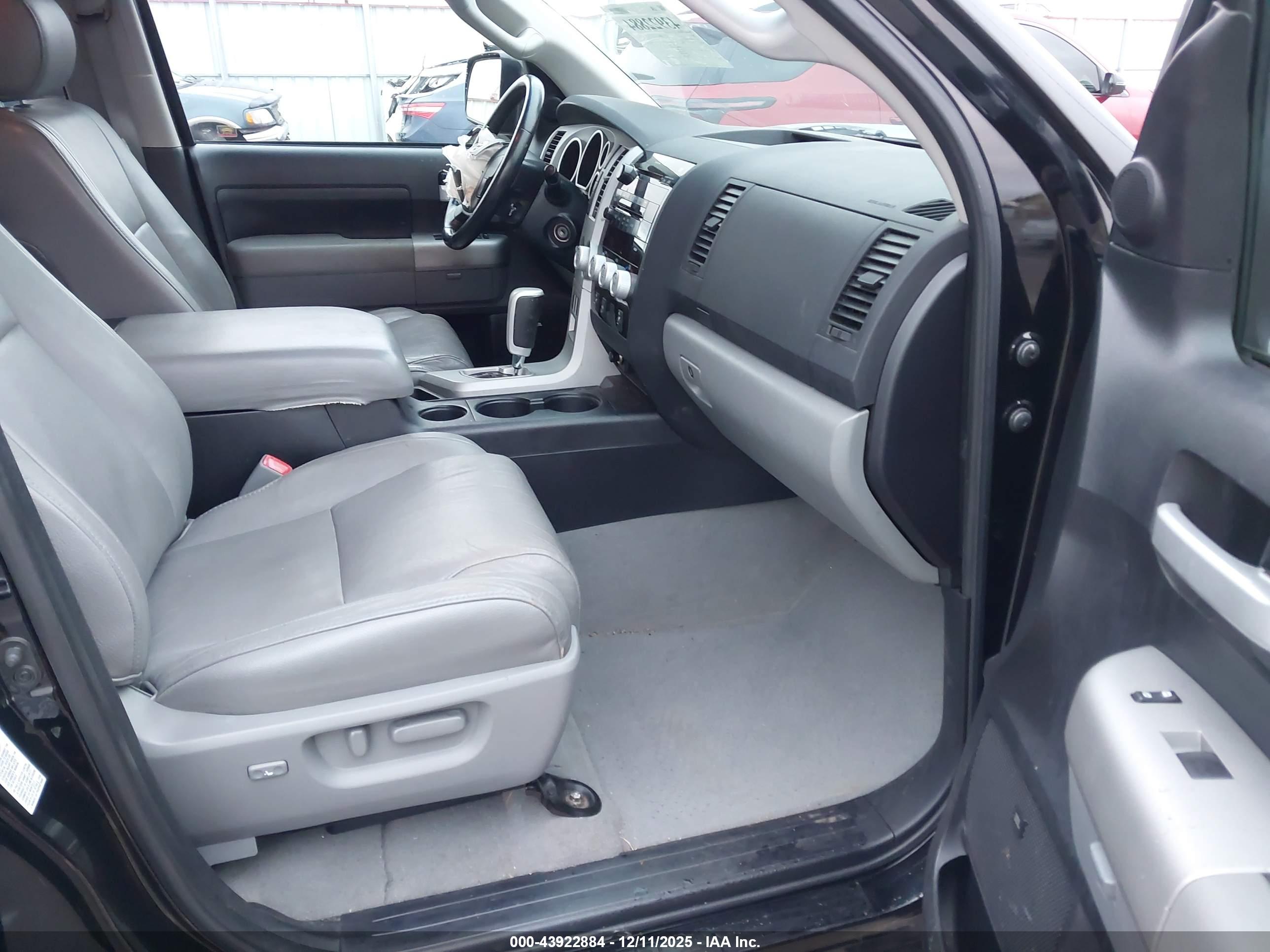 TOYOTA TUNDRA image 5