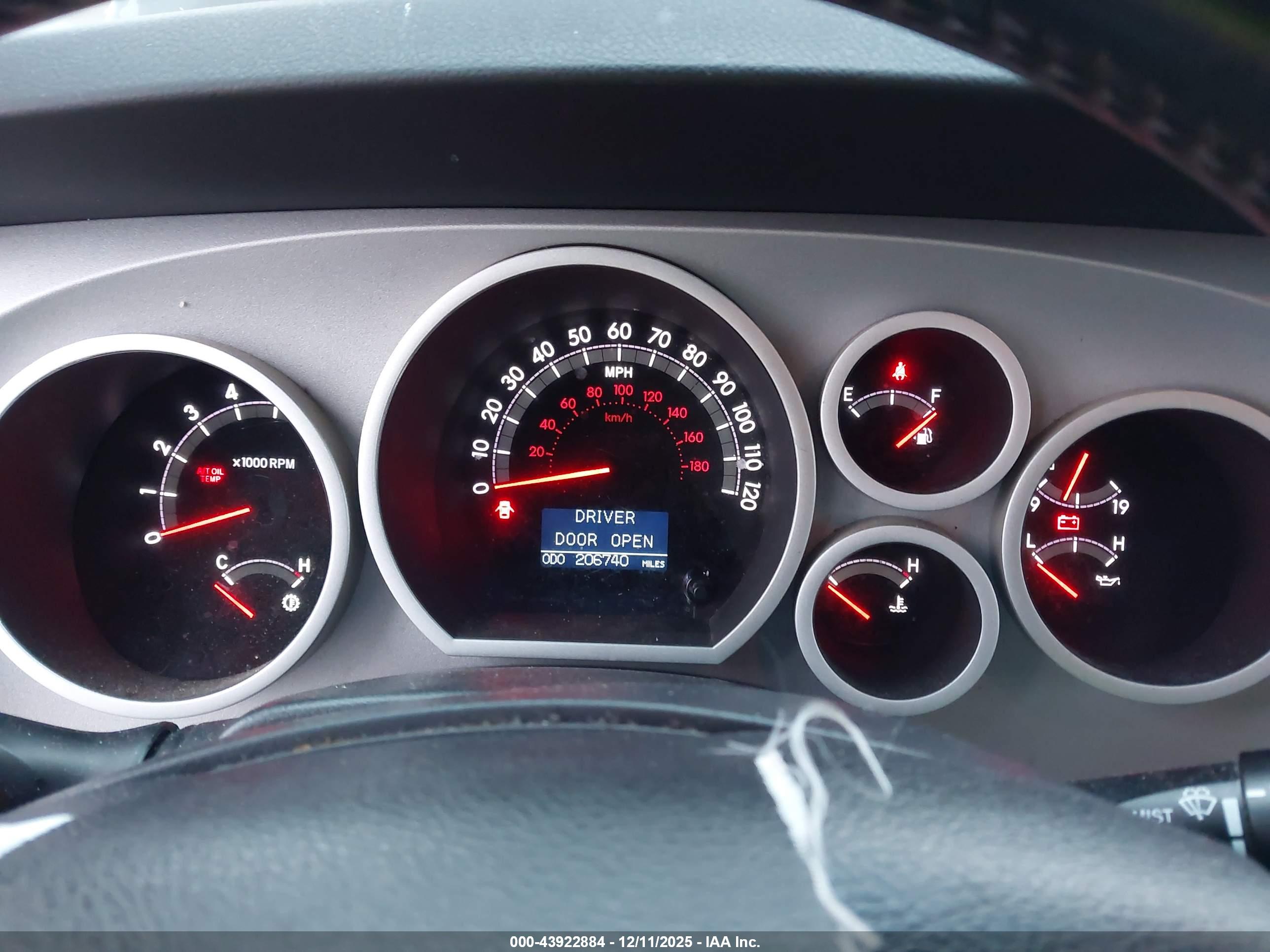 TOYOTA TUNDRA image 7