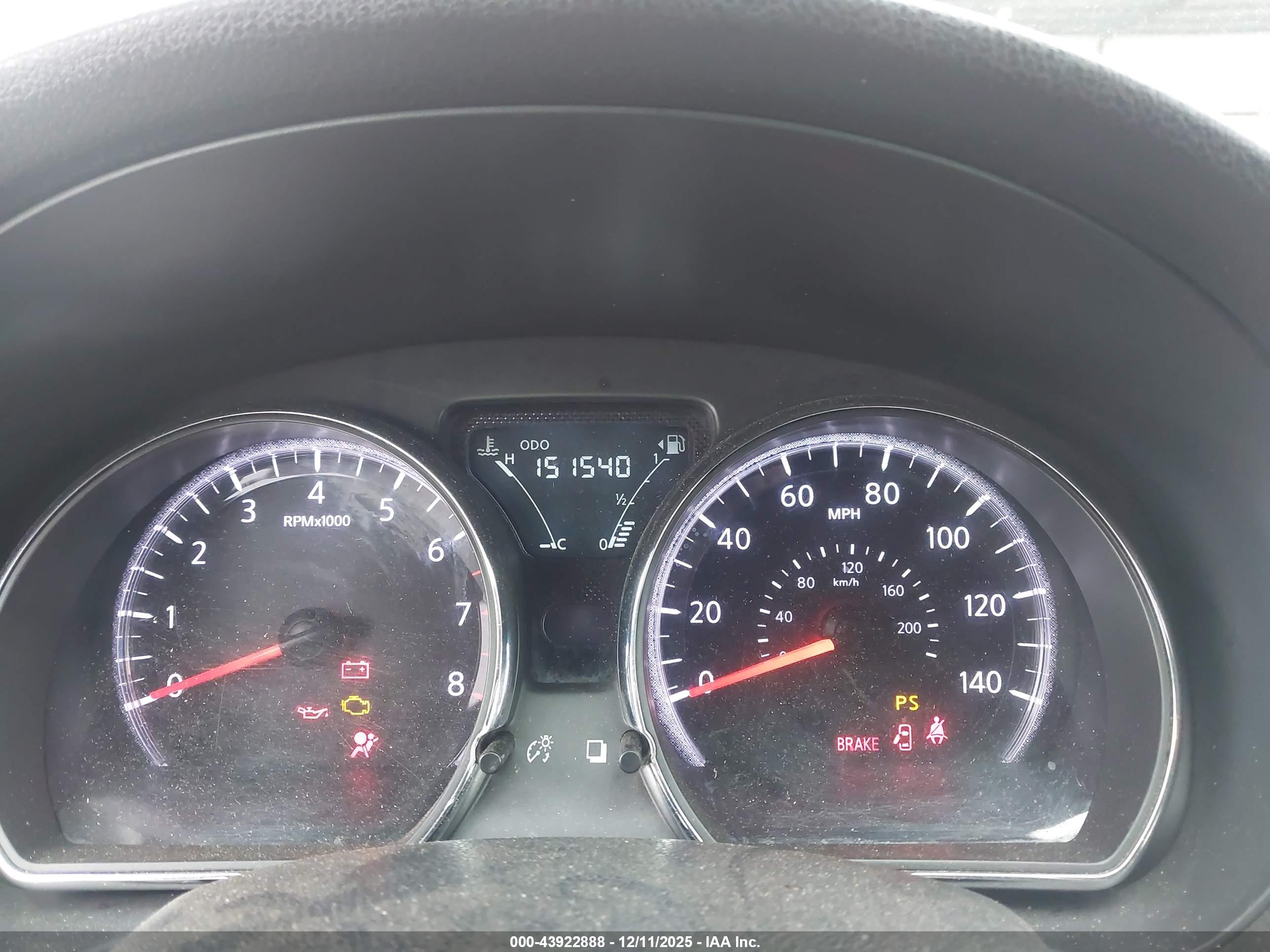 NISSAN VERSA image 7