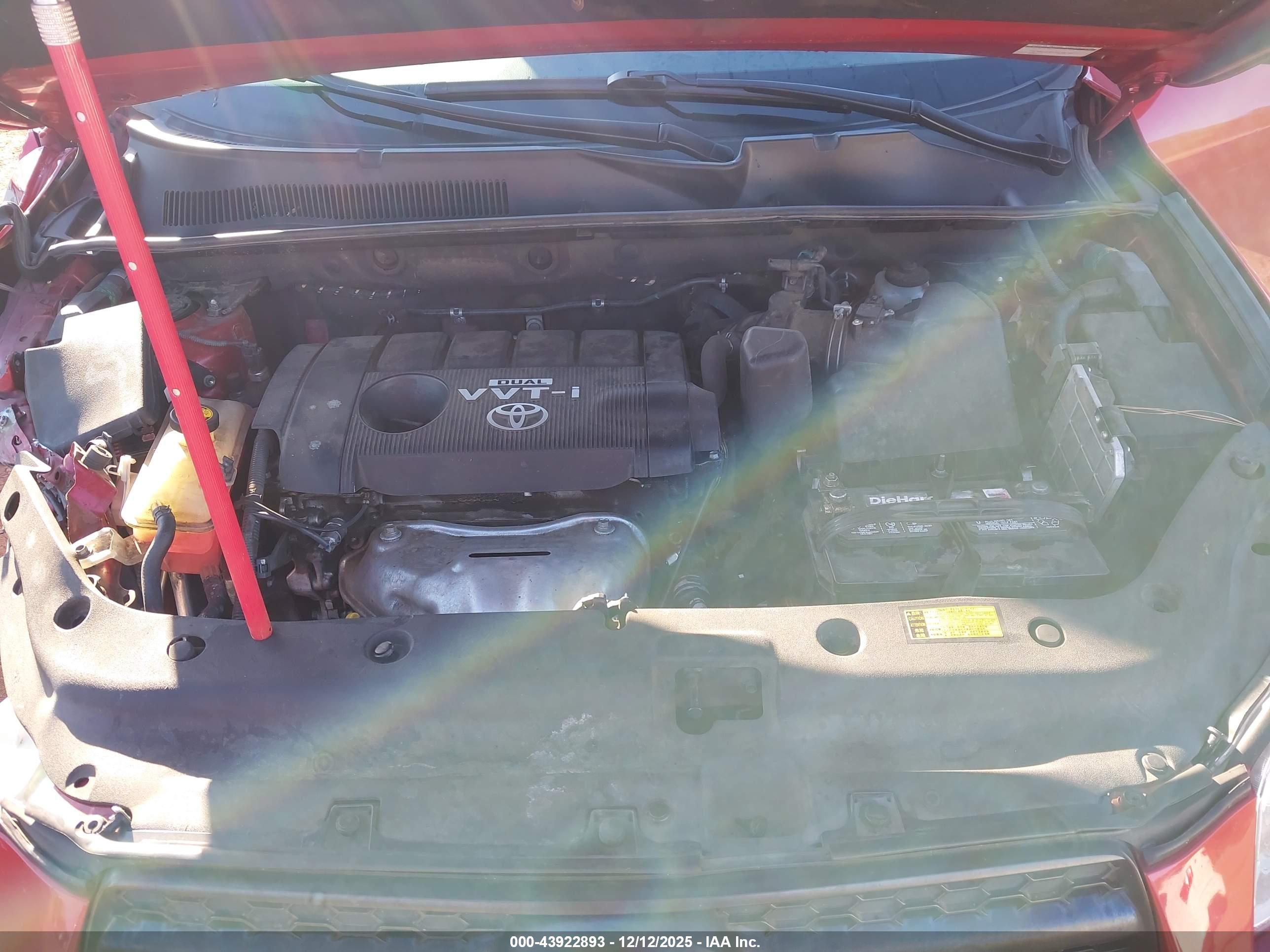 TOYOTA RAV4 image 10