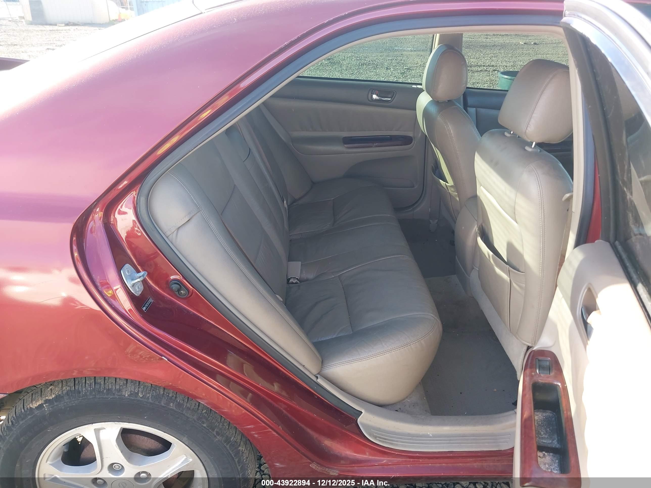 TOYOTA CAMRY image 8