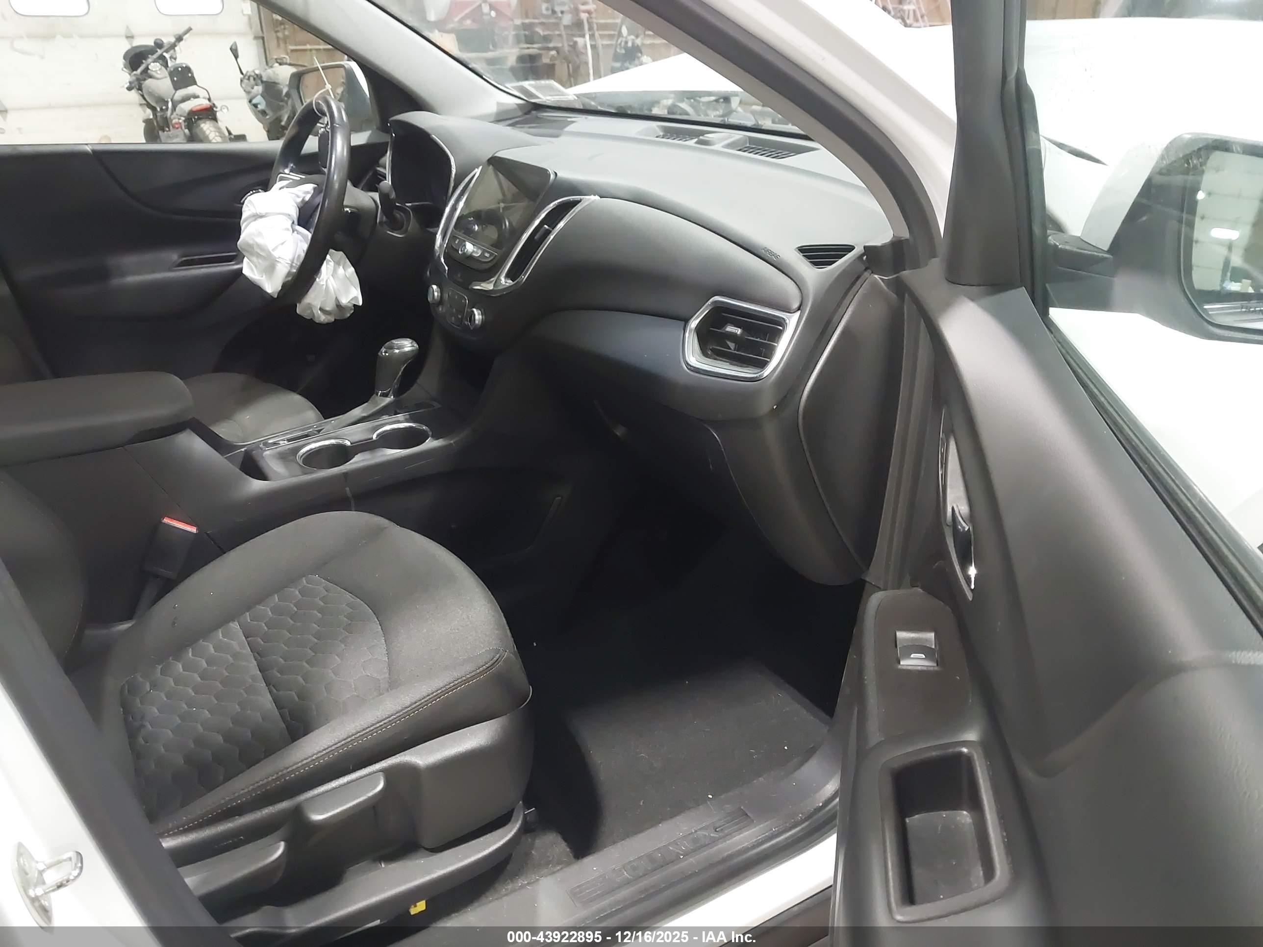 CHEVROLET EQUINOX image 5