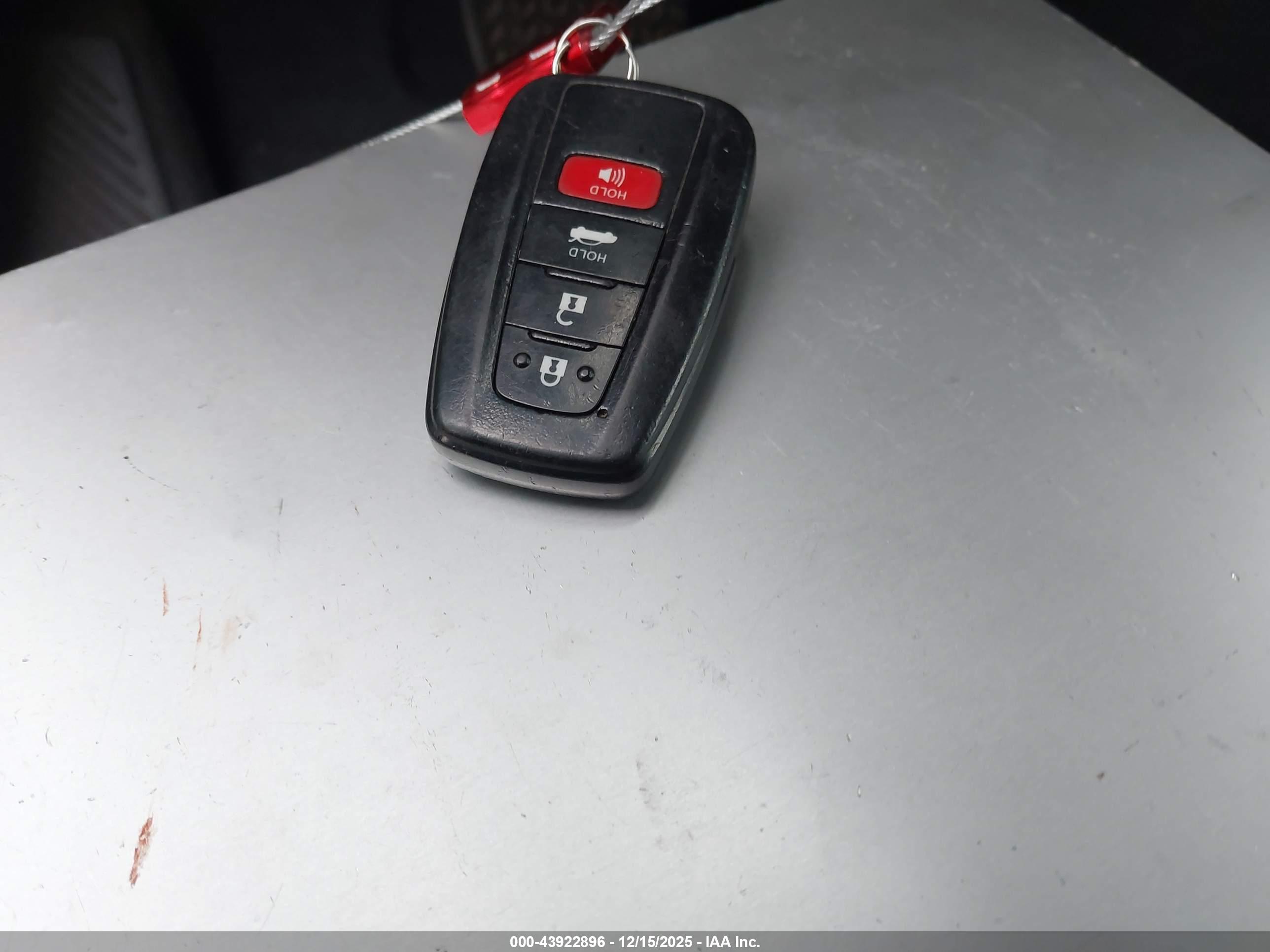 TOYOTA CAMRY image 11