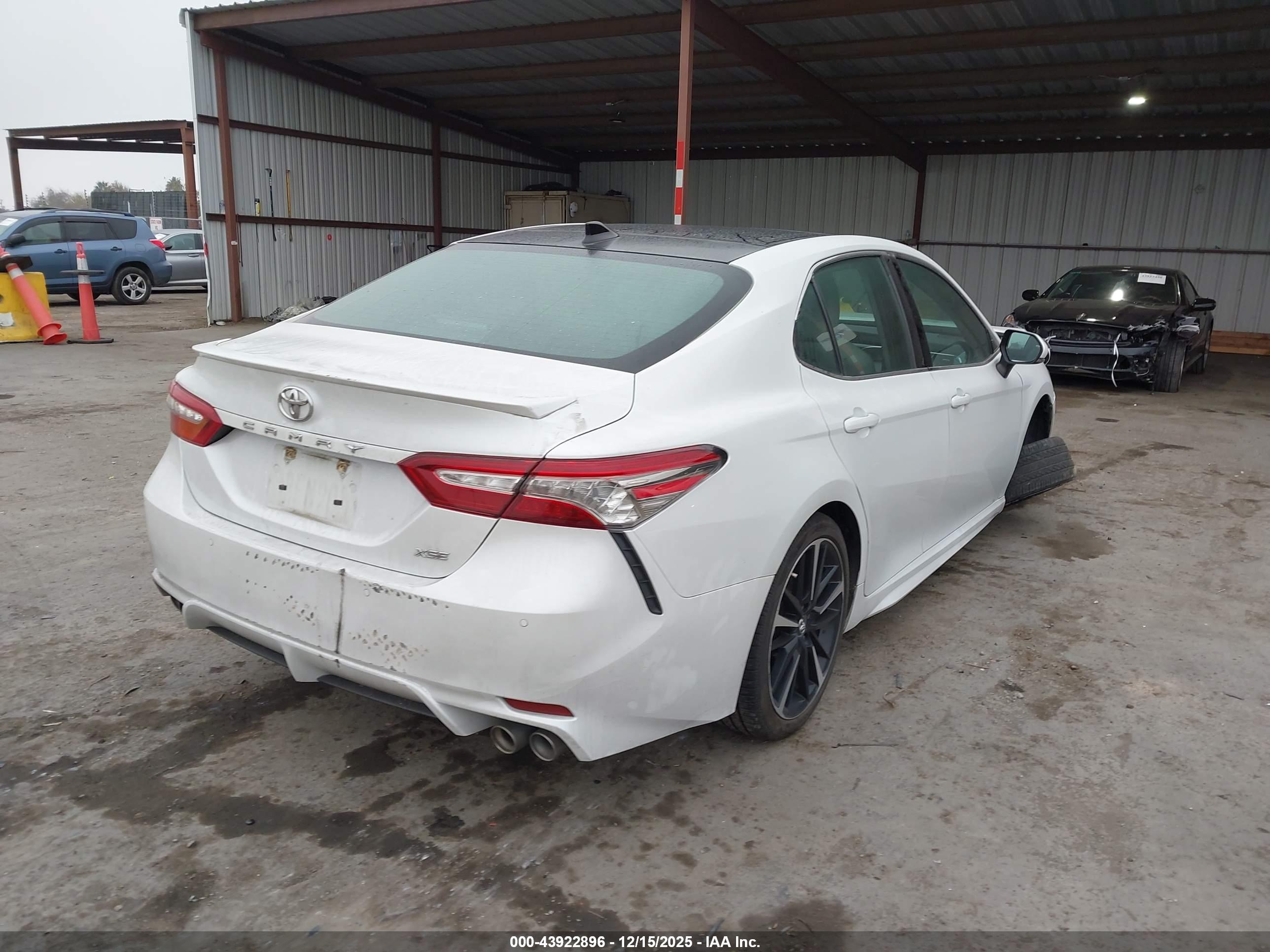 TOYOTA CAMRY image 4