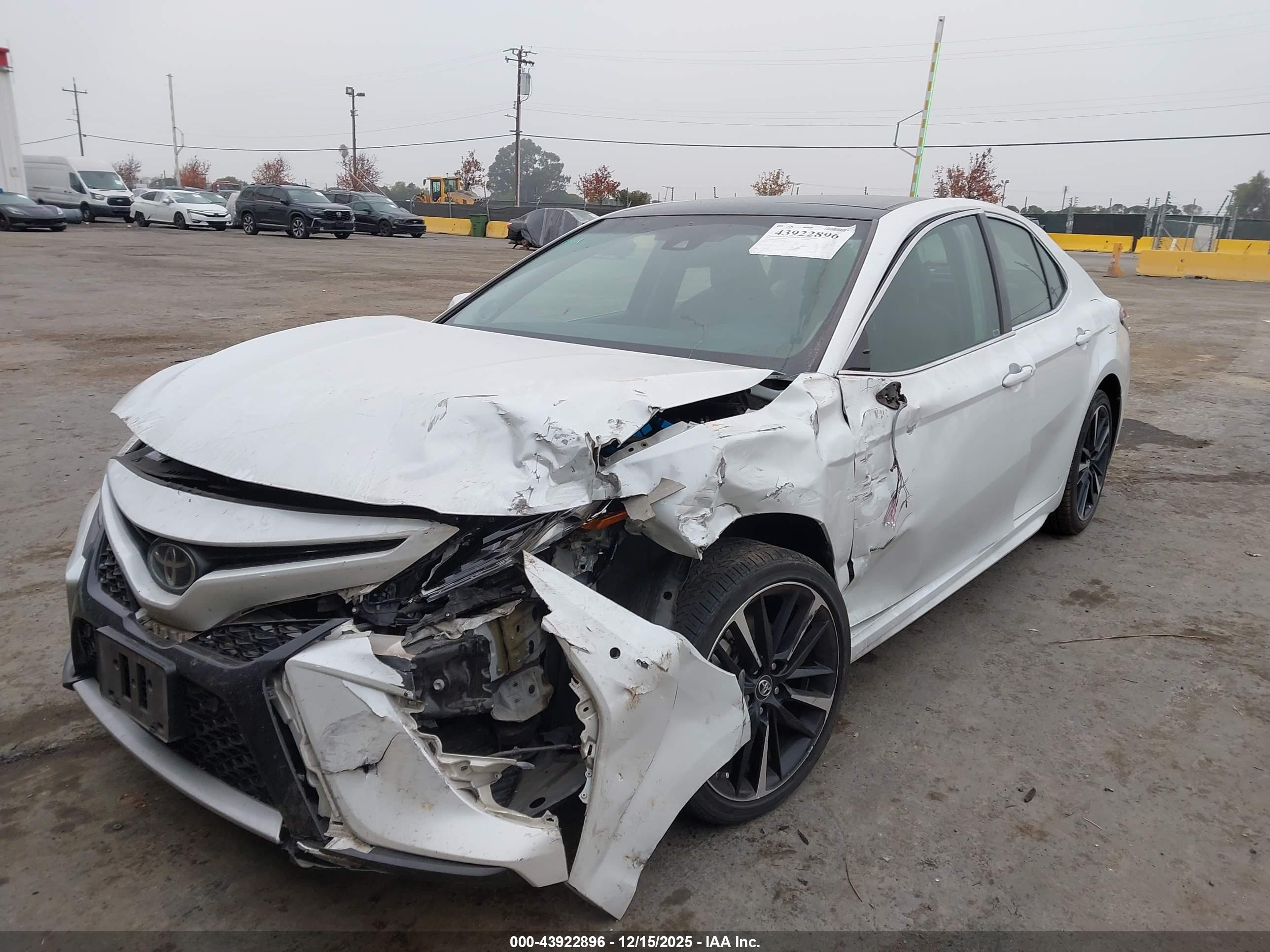 TOYOTA CAMRY image 6