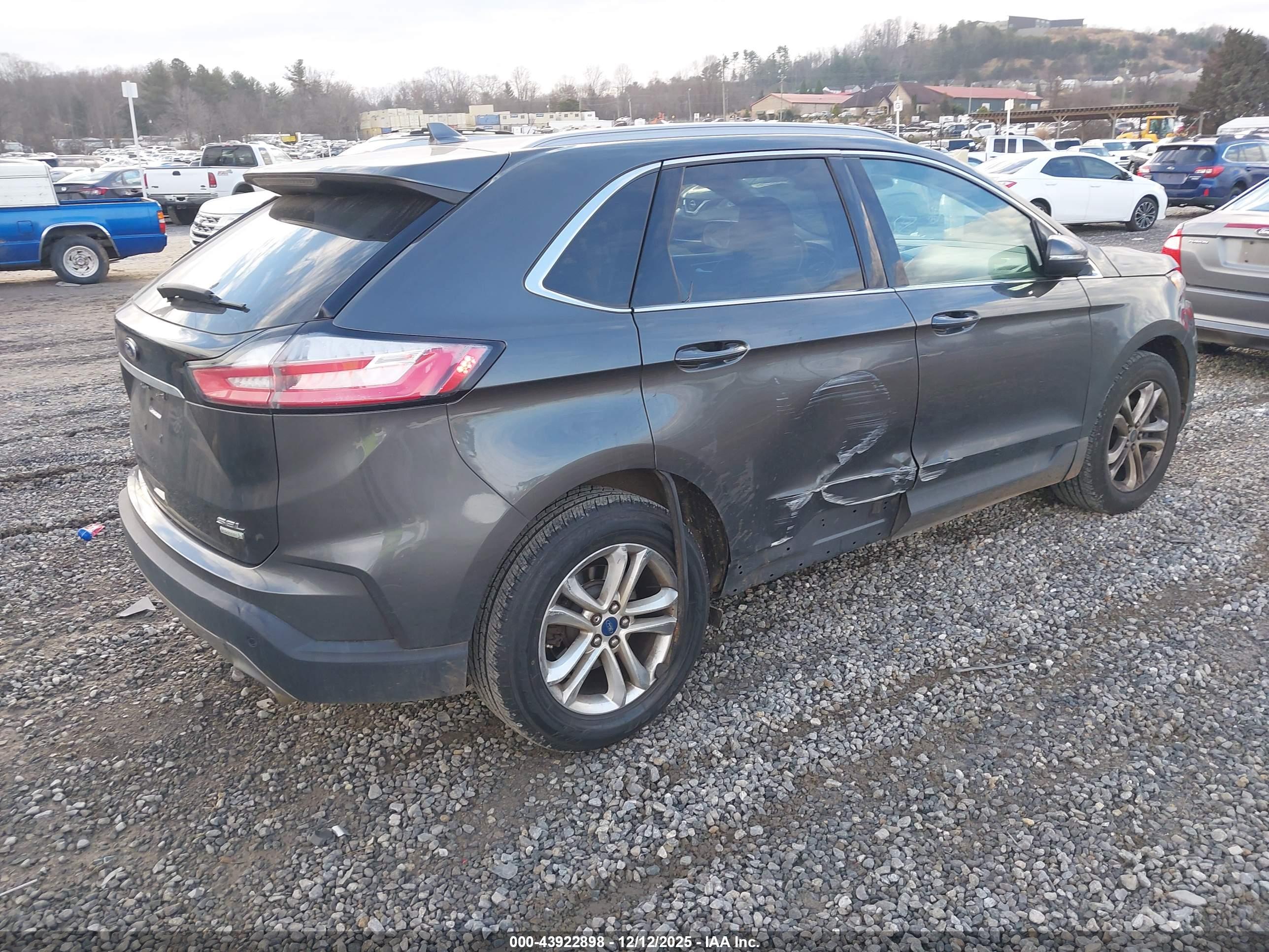 FORD EDGE image 4
