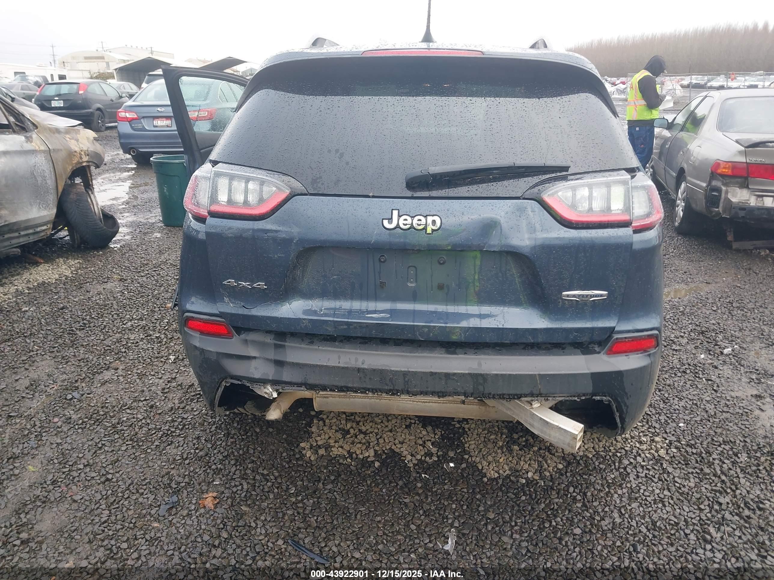 JEEP CHEROKEE image 6