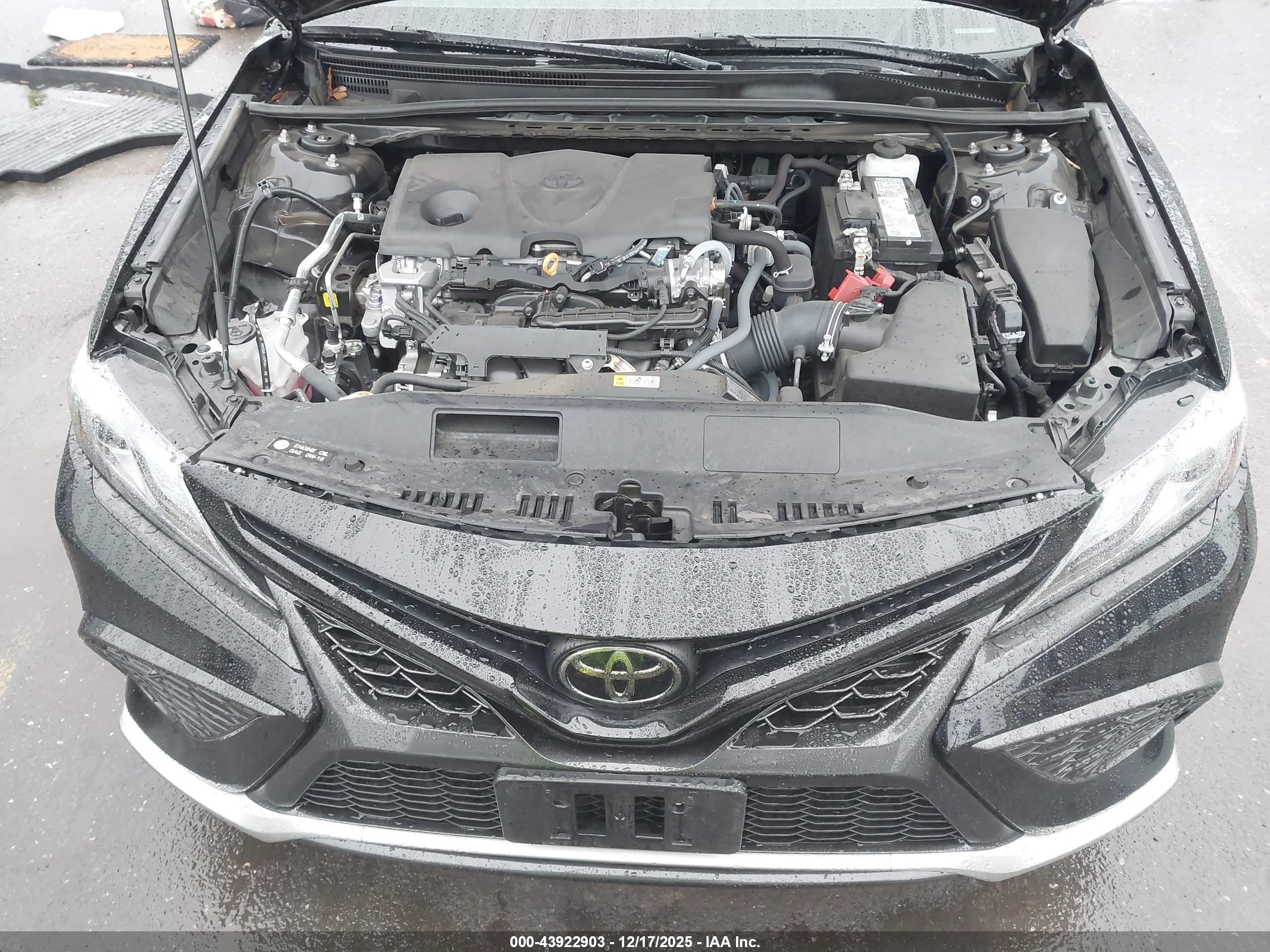TOYOTA CAMRY image 10
