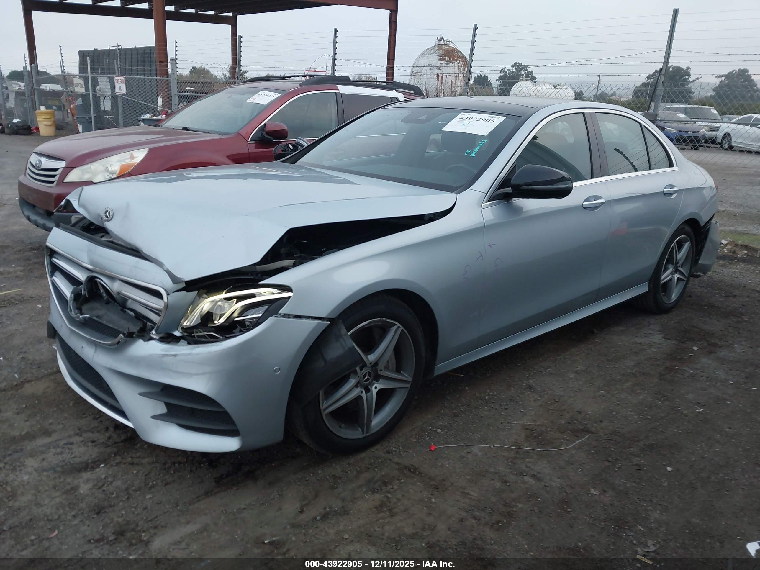 MERCEDES-BENZ E image 2
